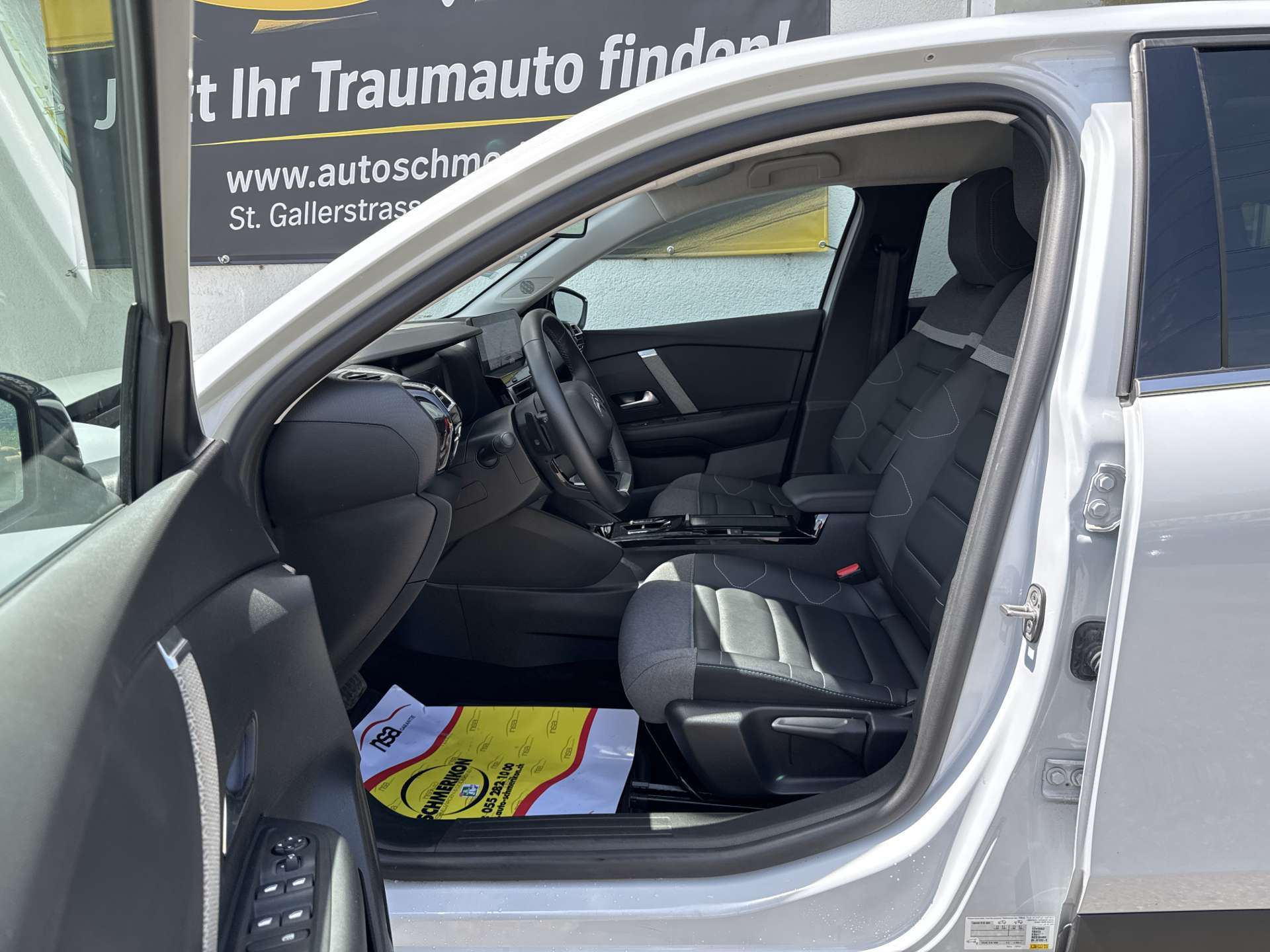 CITROEN C4 1.2 PureTech 130 Shine EAT8-Automat-image-6