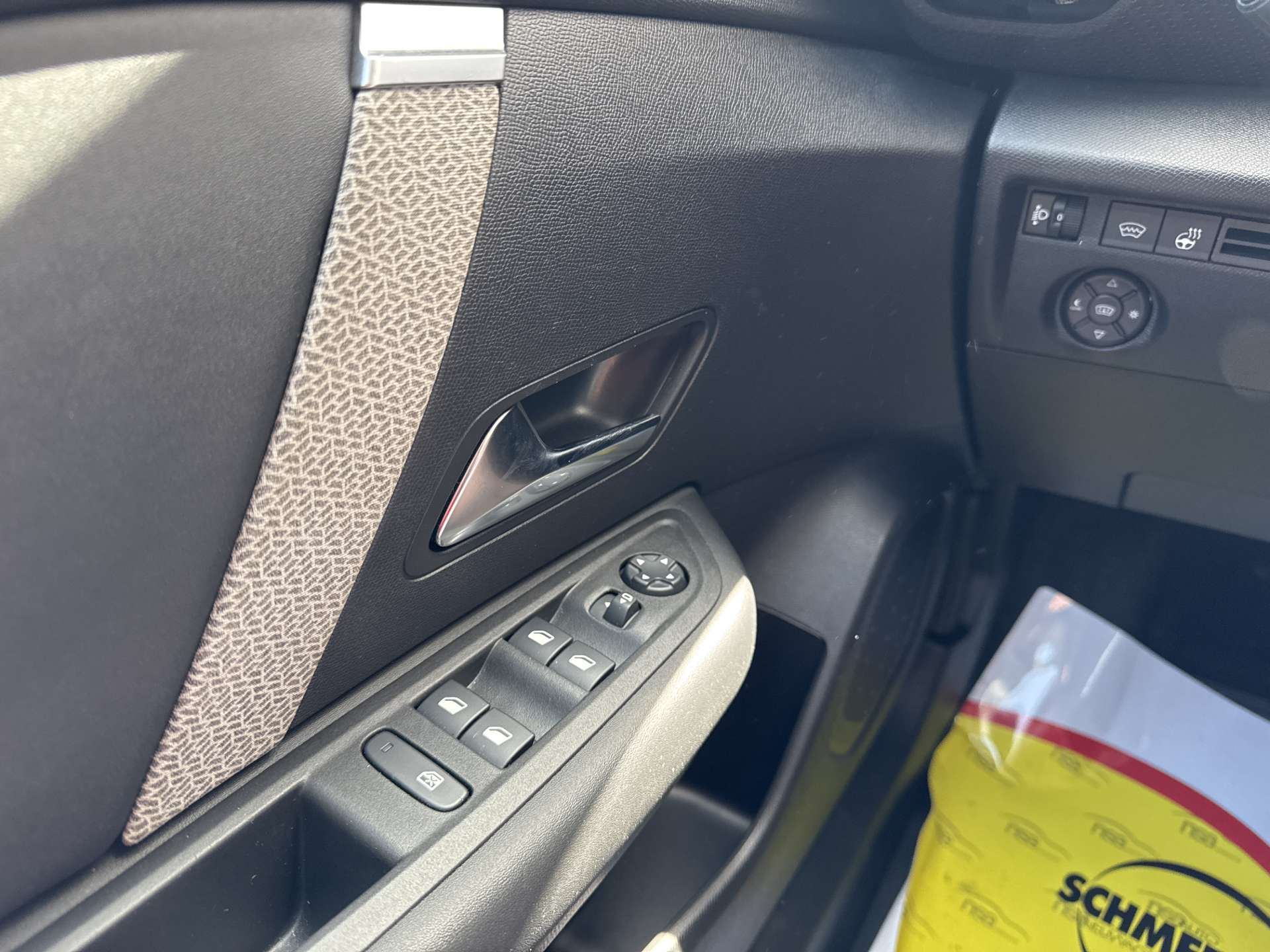 CITROEN C4 1.2 PureTech 130 Shine EAT8-Automat-image-15