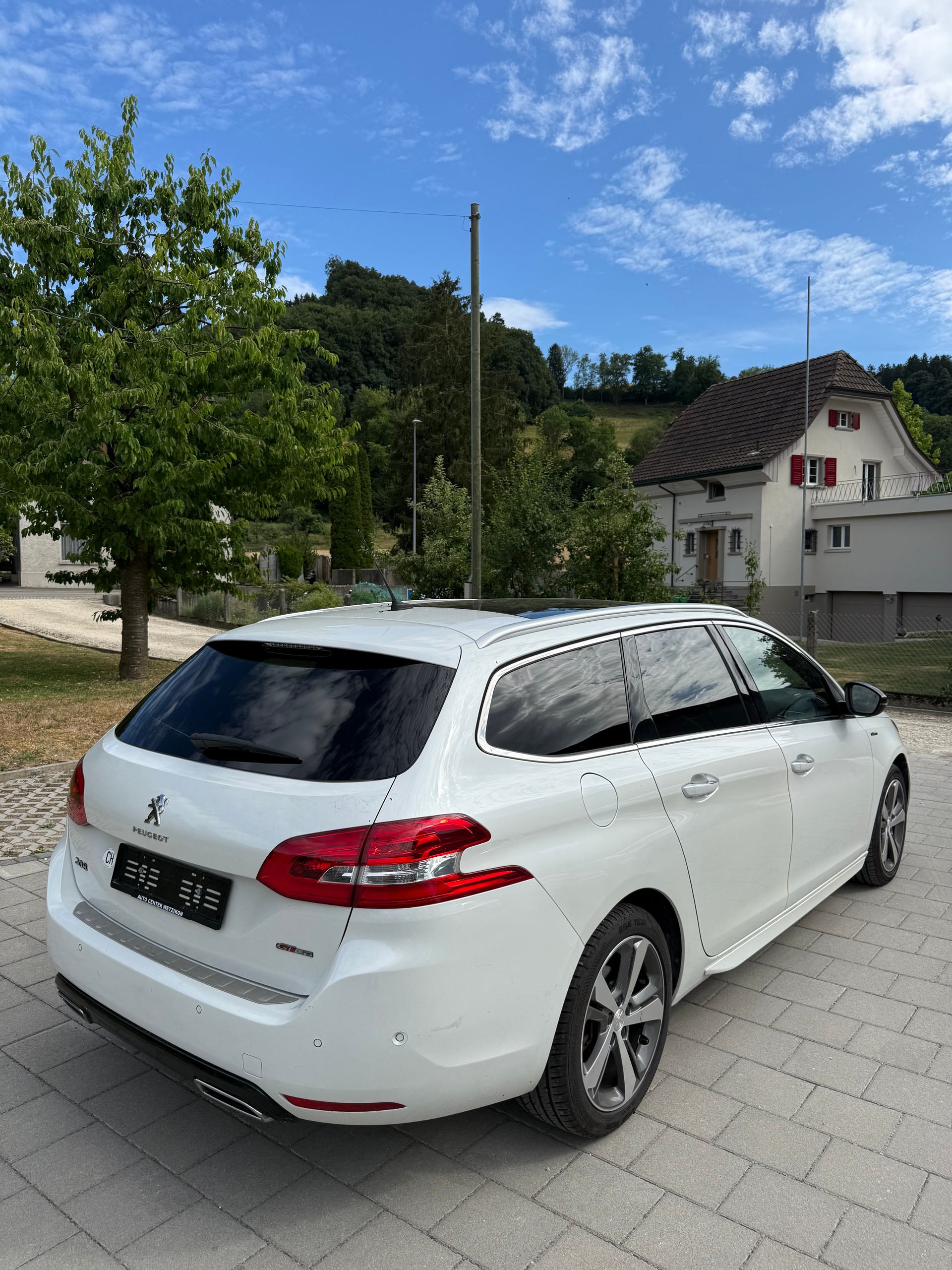 PEUGEOT 308 SW 1.2 THP GT Line Automatic-image-5