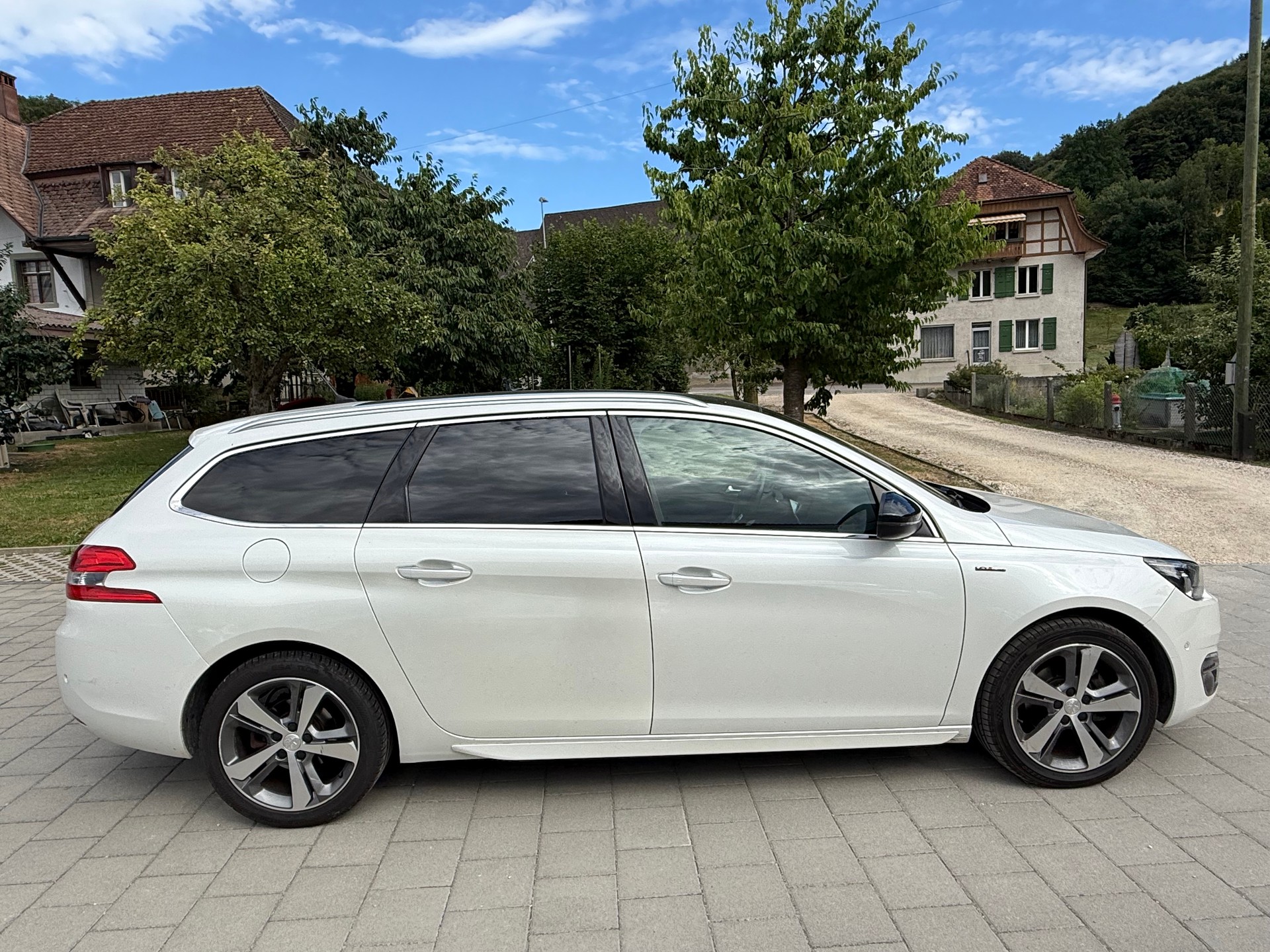 PEUGEOT 308 SW 1.2 THP GT Line Automatic-showroom-element-3