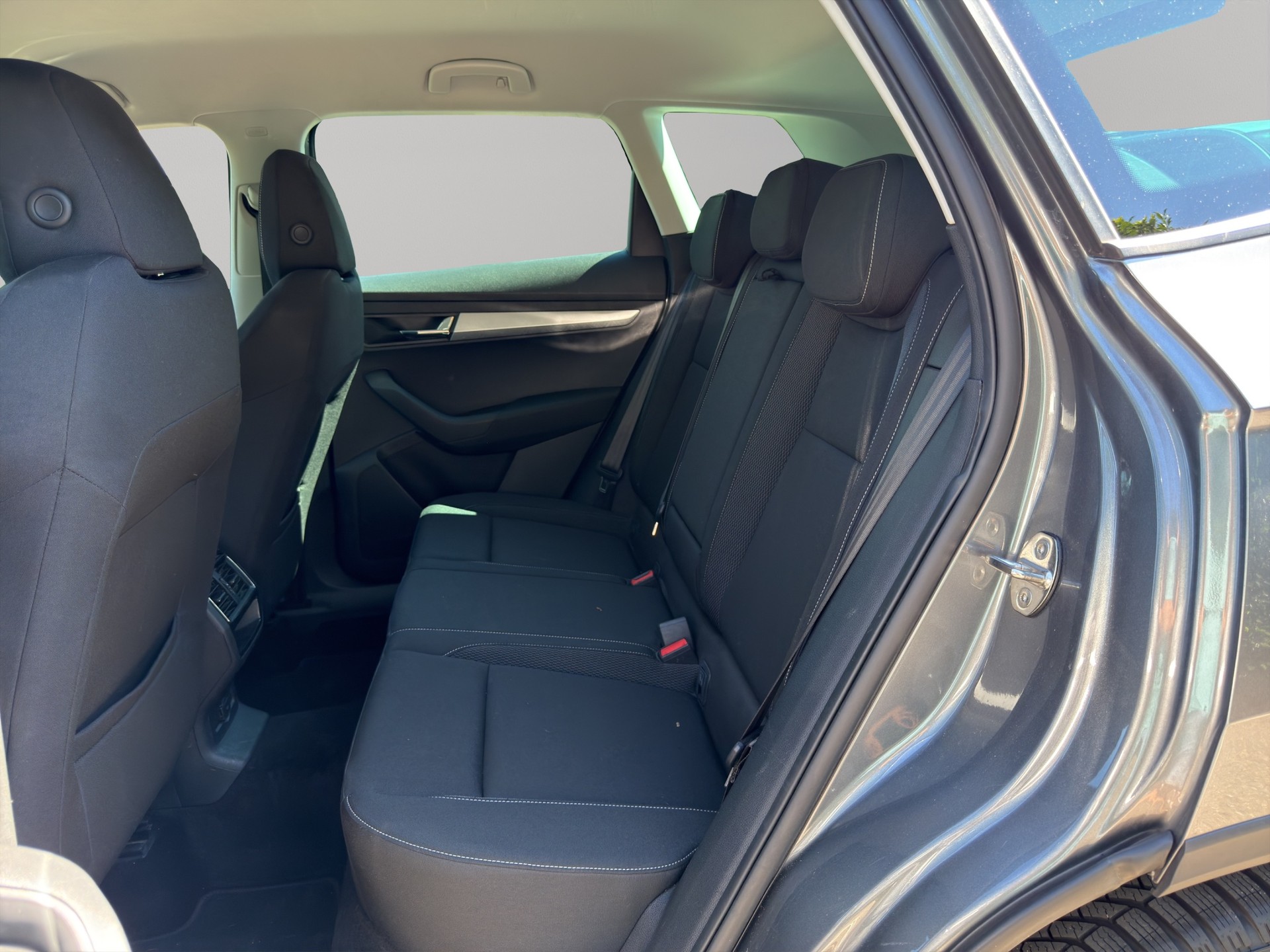 SKODA Karoq 2.0 TDI CR Ambition 4x4 DSG-image-16