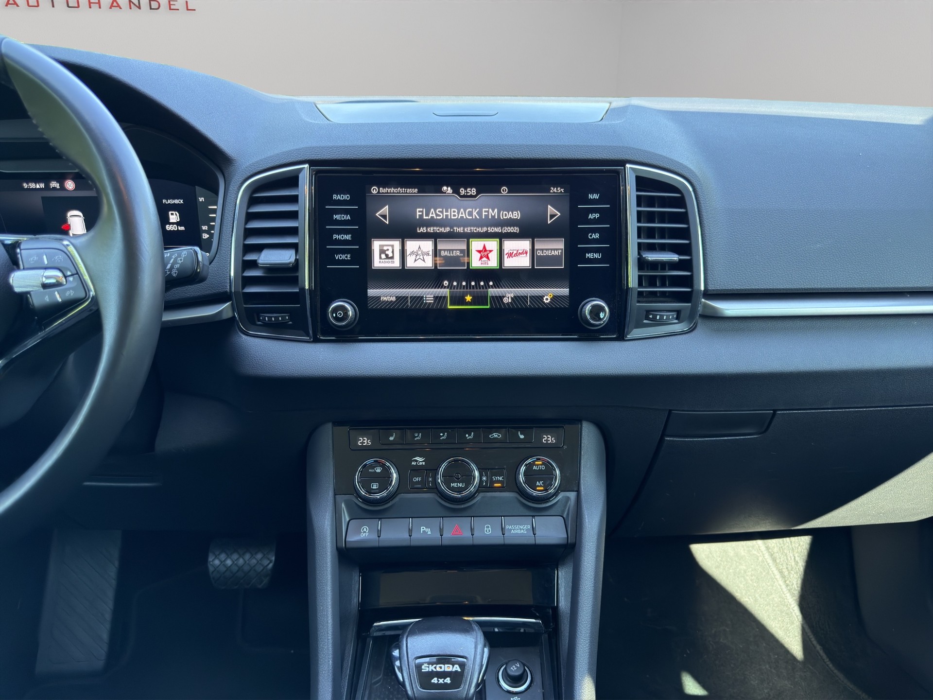 SKODA Karoq 2.0 TDI CR Ambition 4x4 DSG-image-18