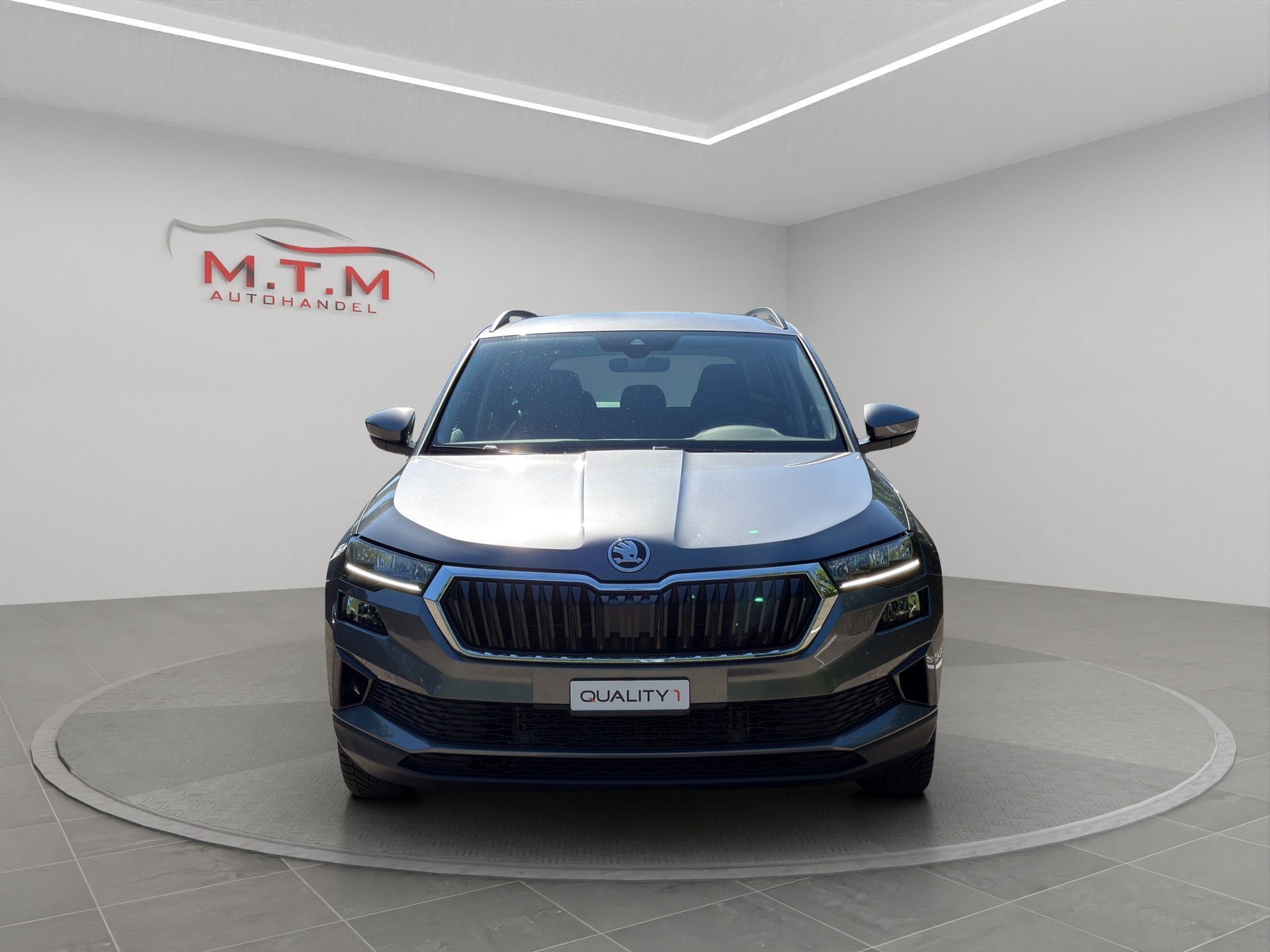 SKODA Karoq 2.0 TDI CR Ambition 4x4 DSG-image-2