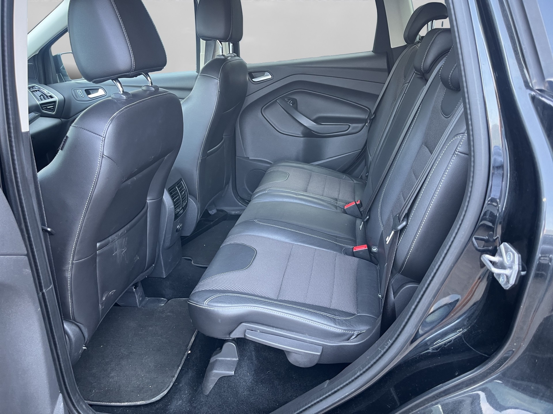 FORD Kuga 2.0 TDCi Titanium 4WD PowerShift-image-6