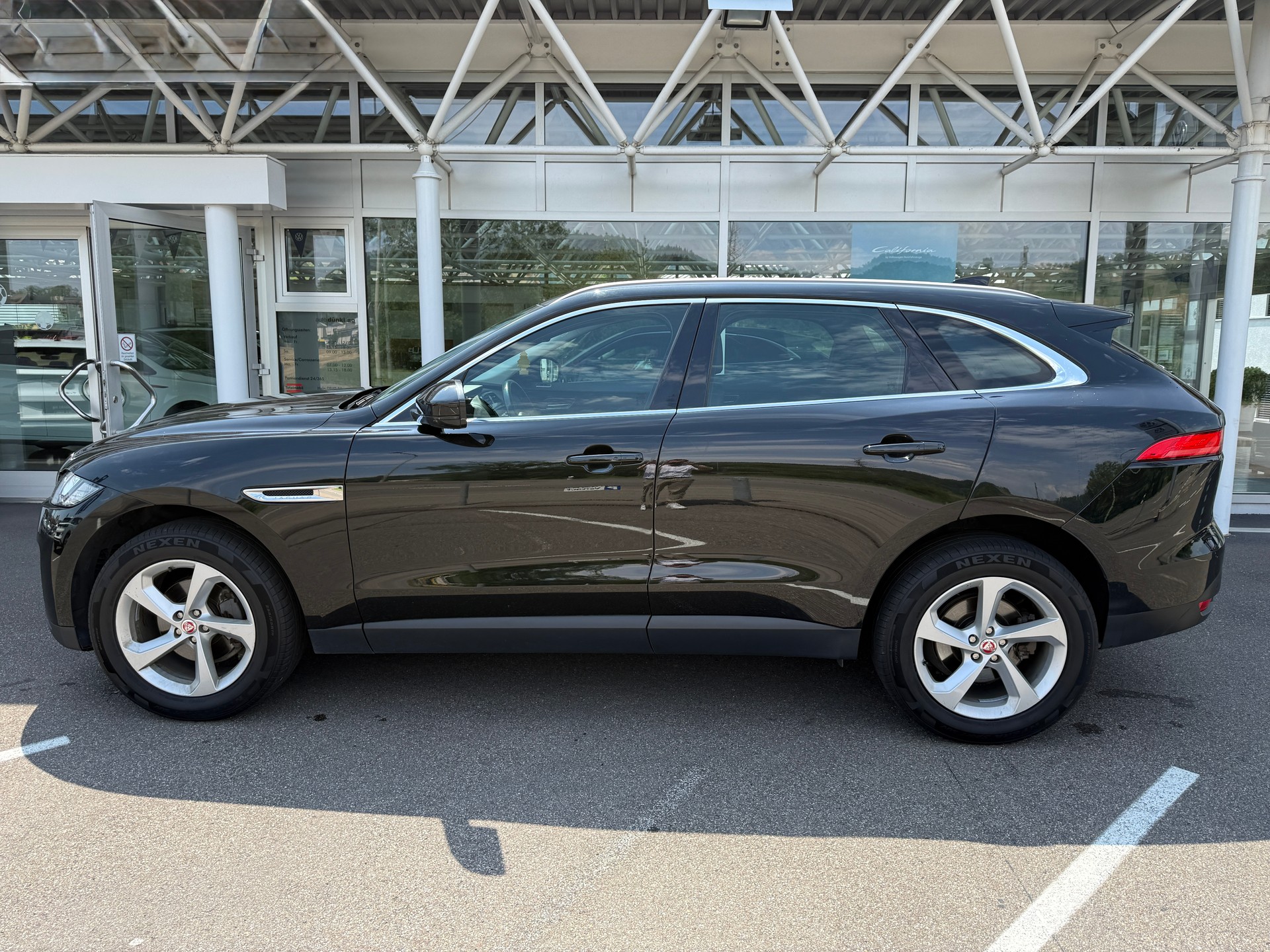 JAGUAR 2.0 D 240 Advantage AWD-image-1