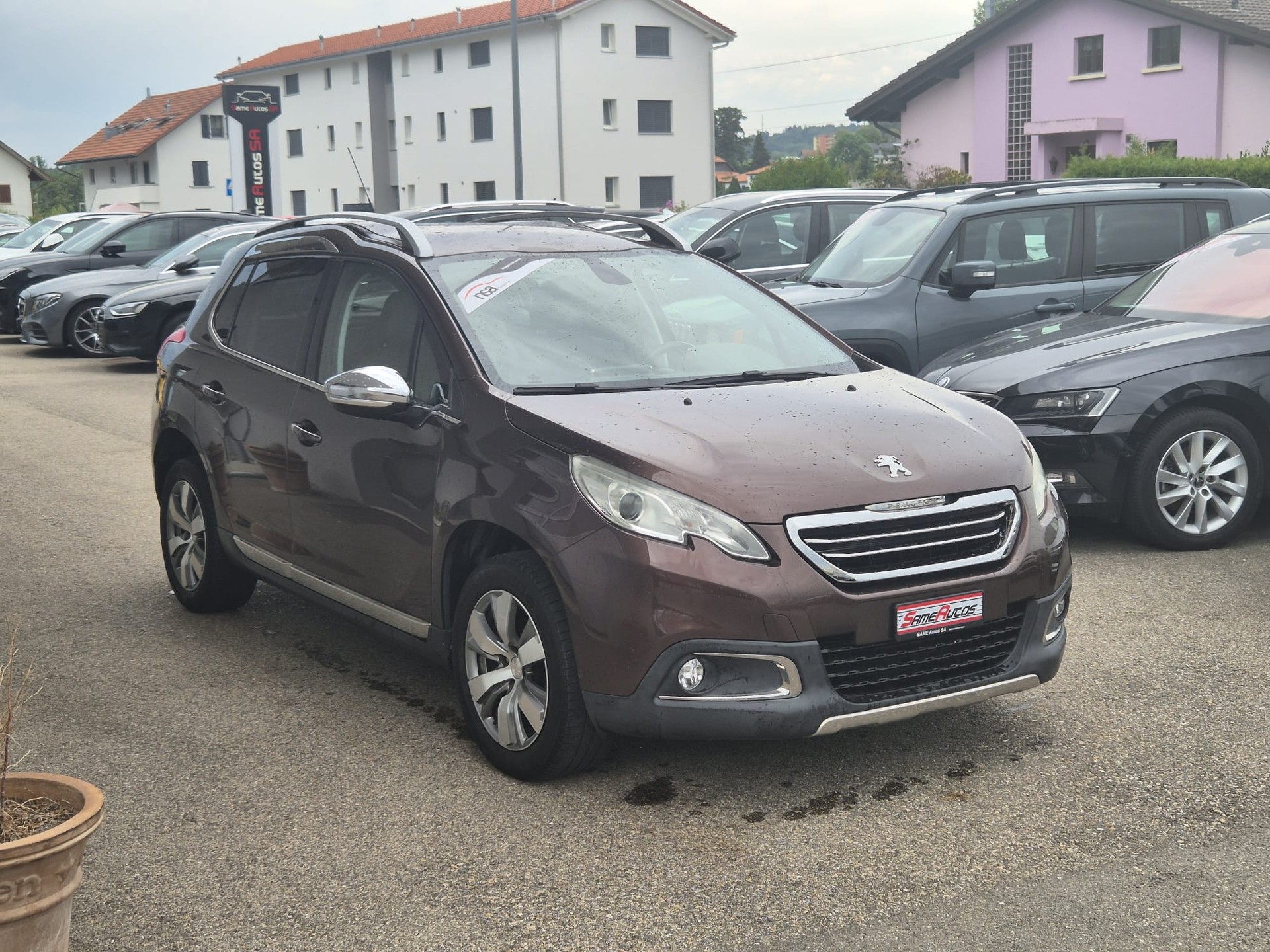 PEUGEOT 2008 1.2 VTI Allure ETG5-image-0