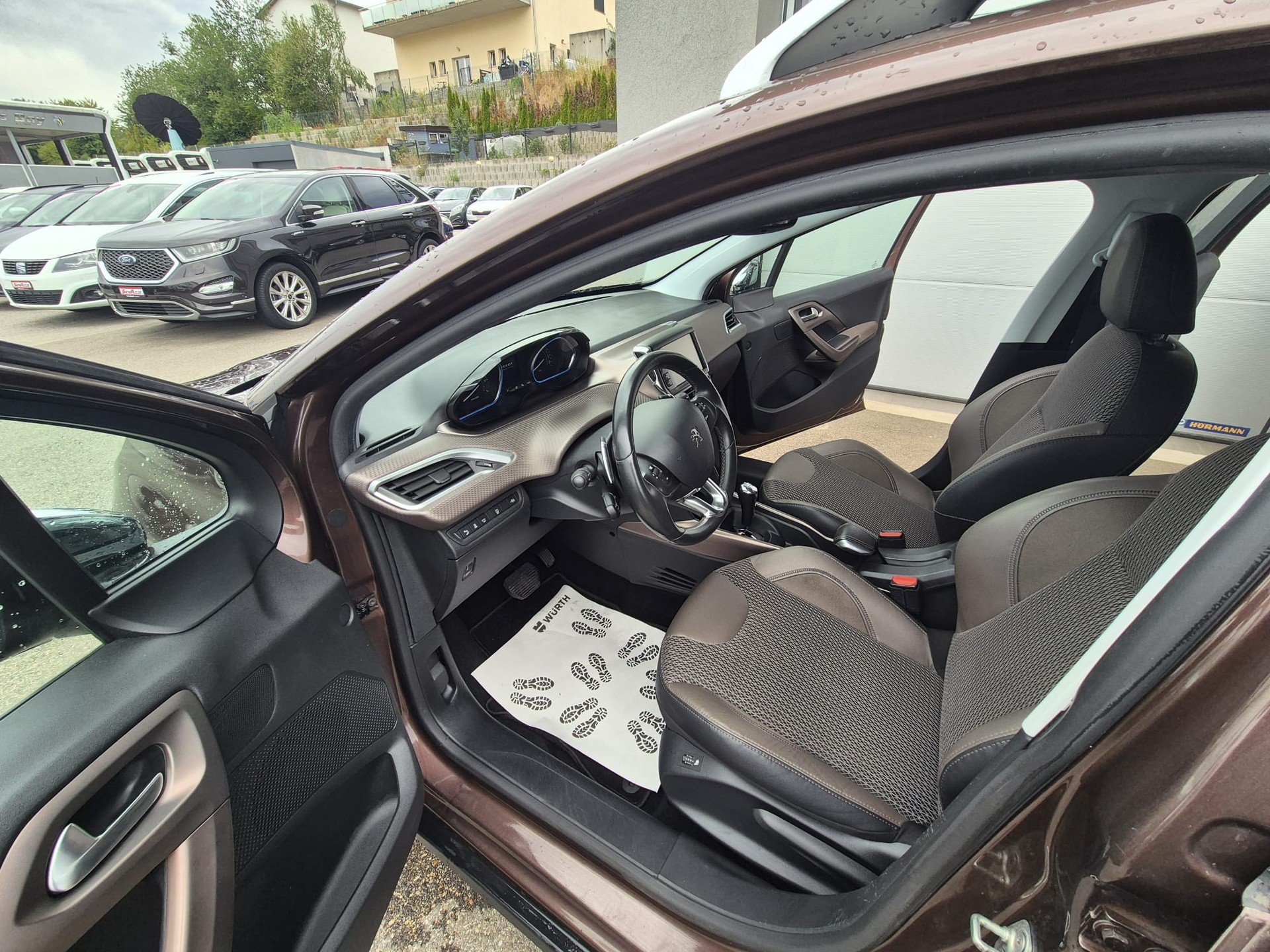 PEUGEOT 2008 1.2 VTI Allure ETG5-image-6