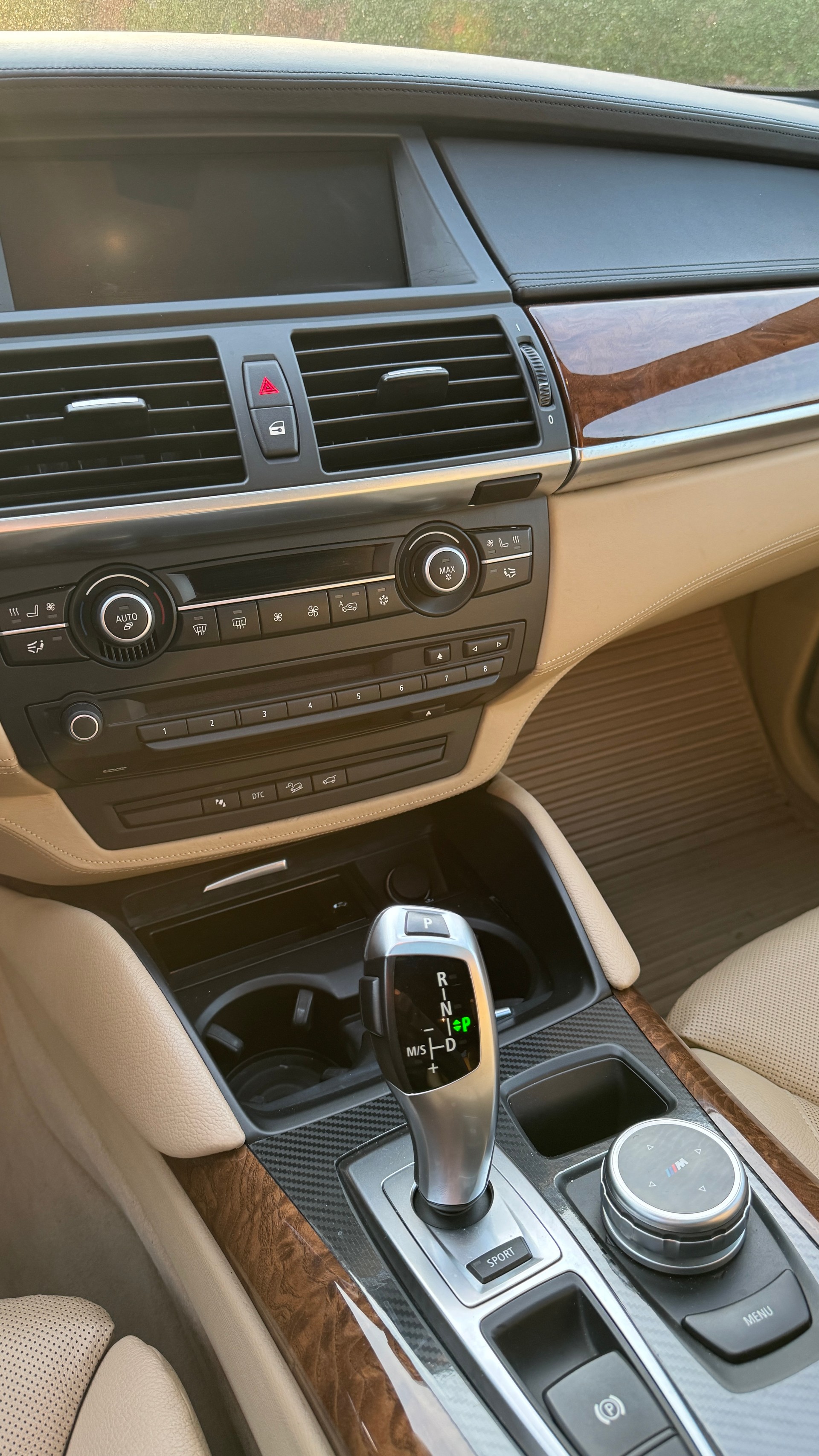 BMW X6 50i xDrive-image-4