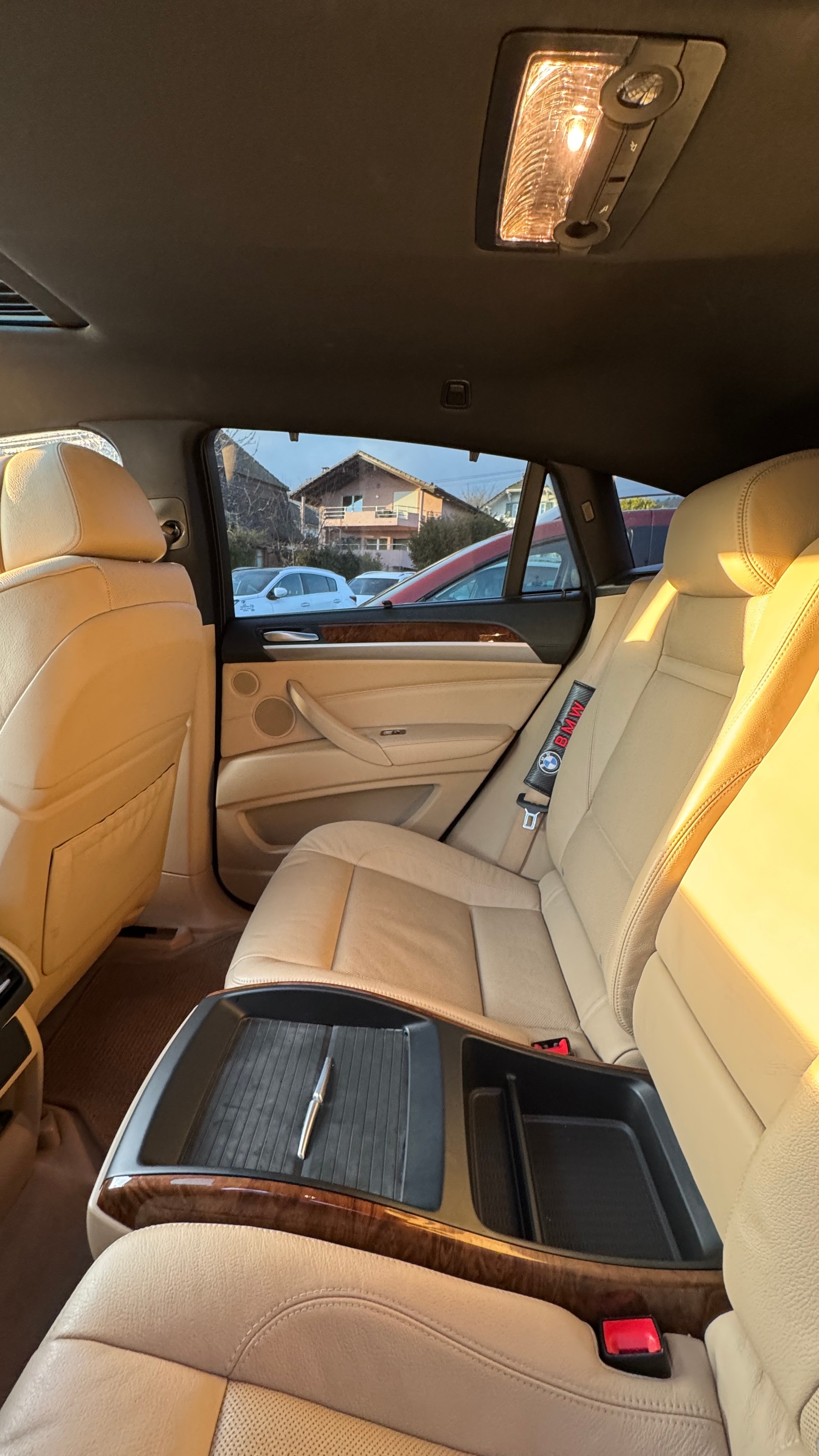 BMW X6 50i xDrive-image-3