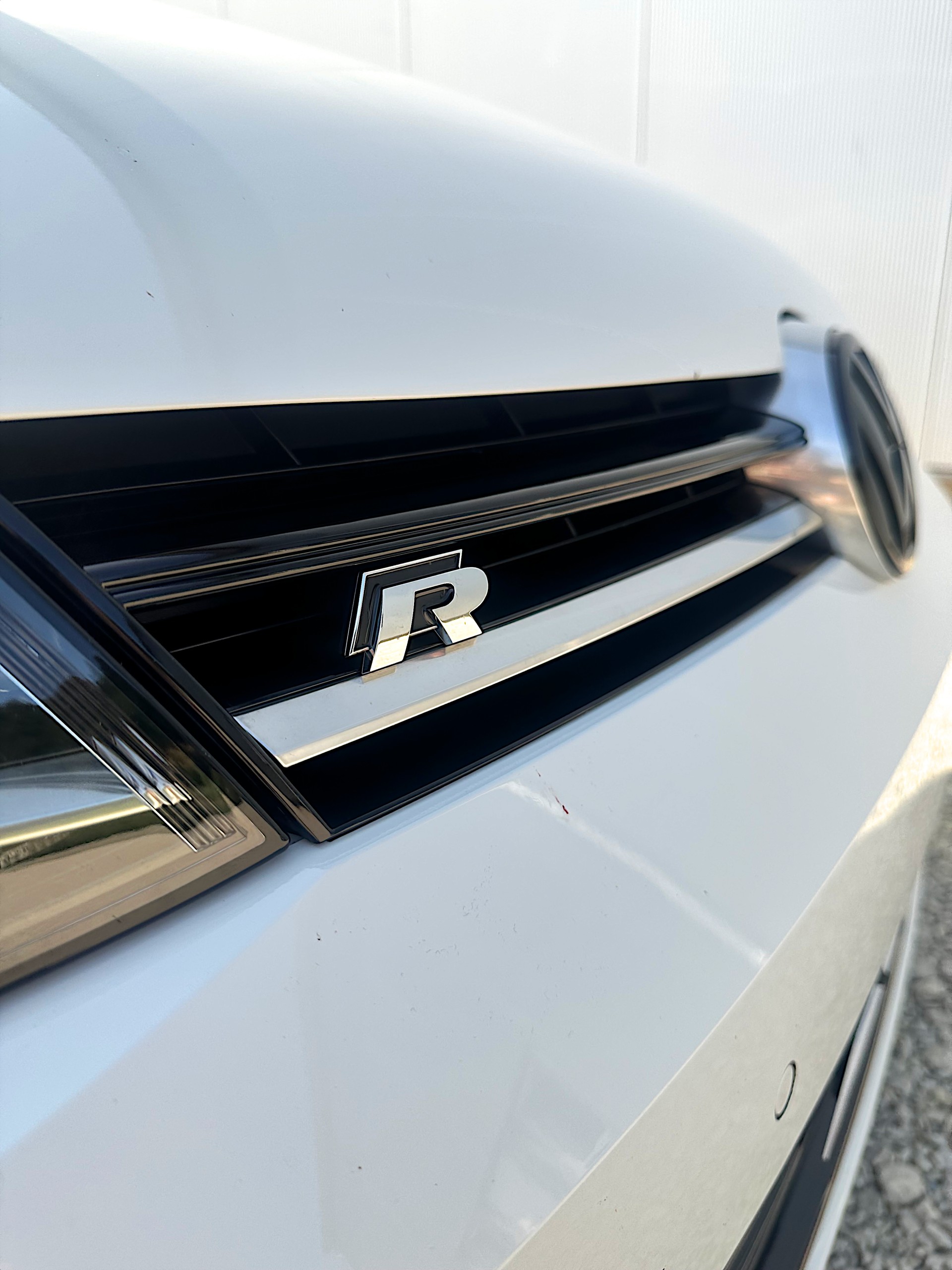VW Golf 2.0 TSI R 4Motion-image-15