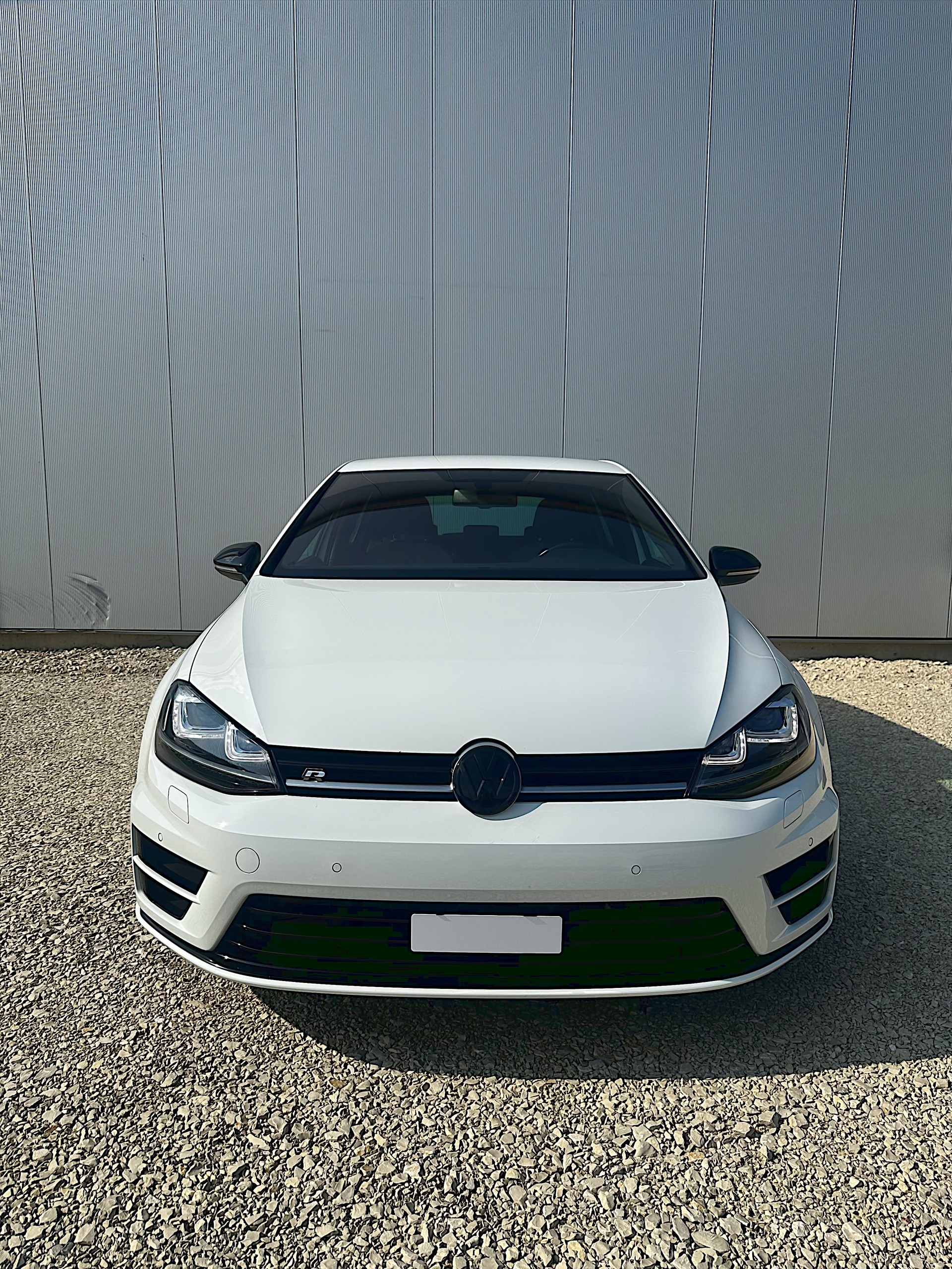 VW Golf 2.0 TSI R 4Motion-image-7