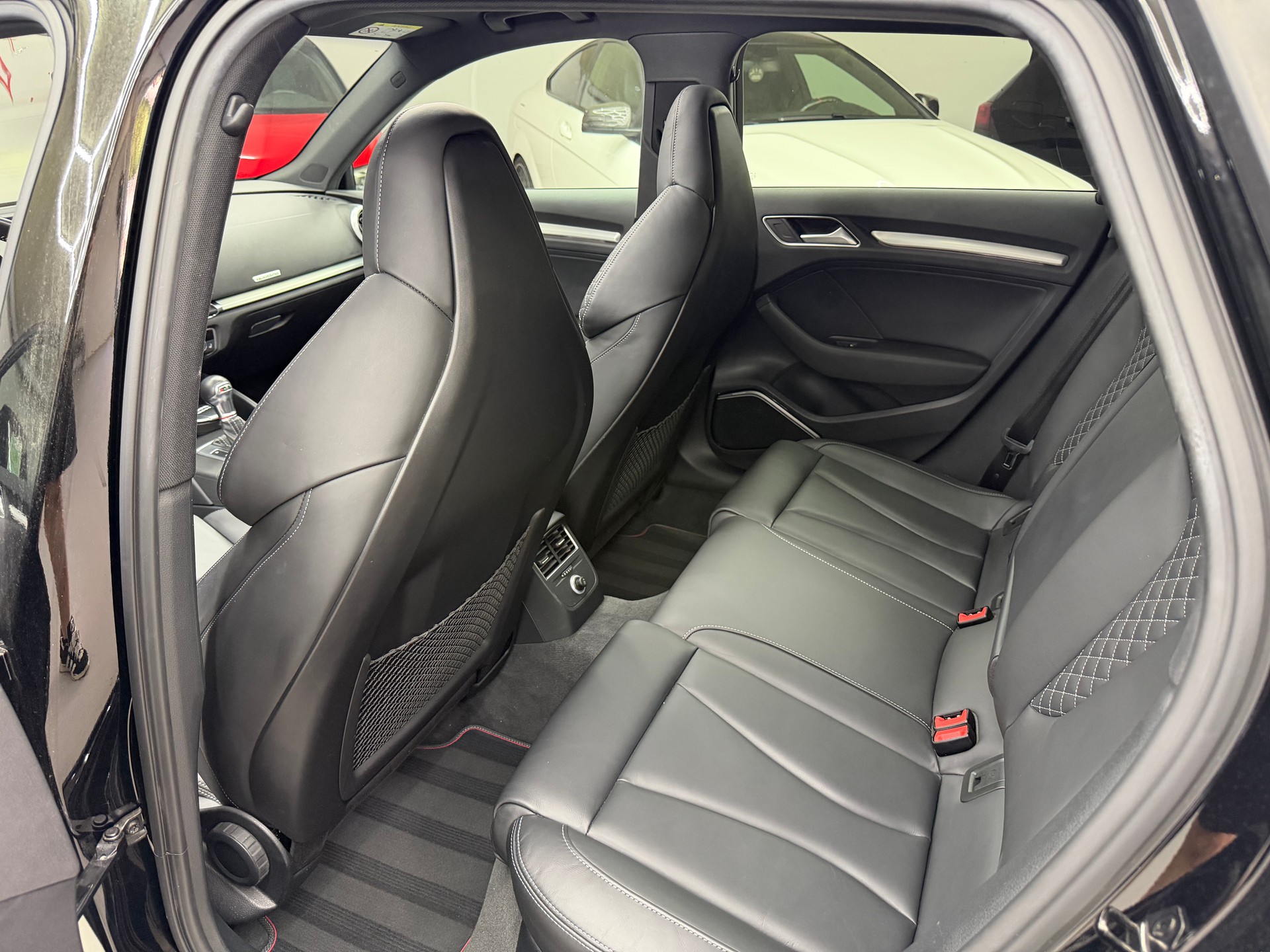 AUDI S3 Sportback 2.0 TFSI quattro S-tronic *19’ Silver wheels / no FAP/OPF / CH Auto*-image-14