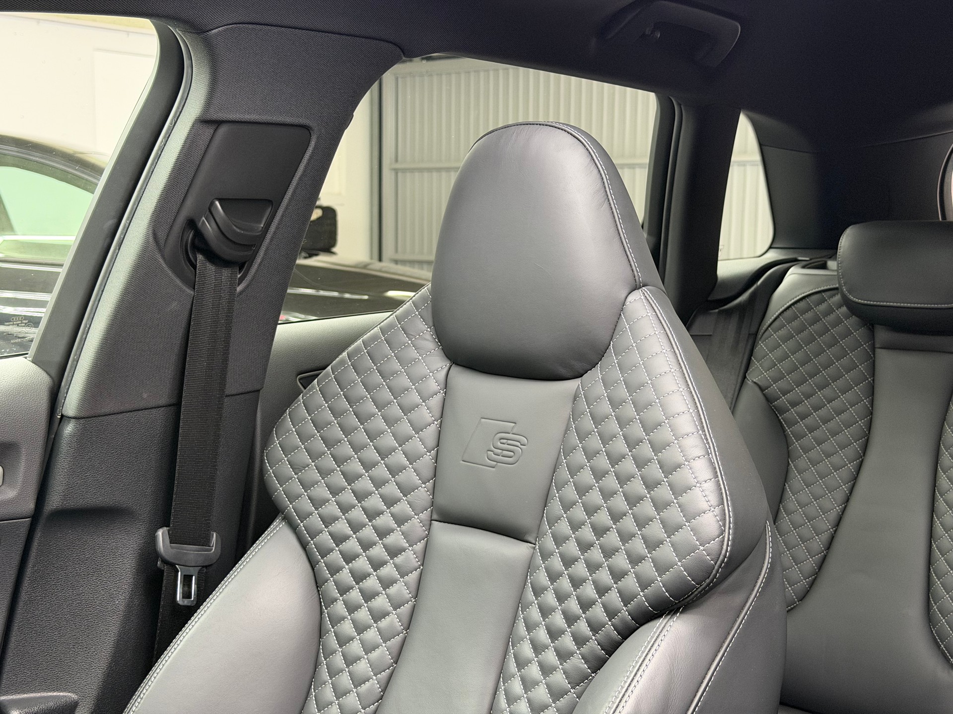 AUDI S3 Sportback 2.0 TFSI quattro S-tronic *19’ Silver wheels / no FAP/OPF / CH Auto*-image-9