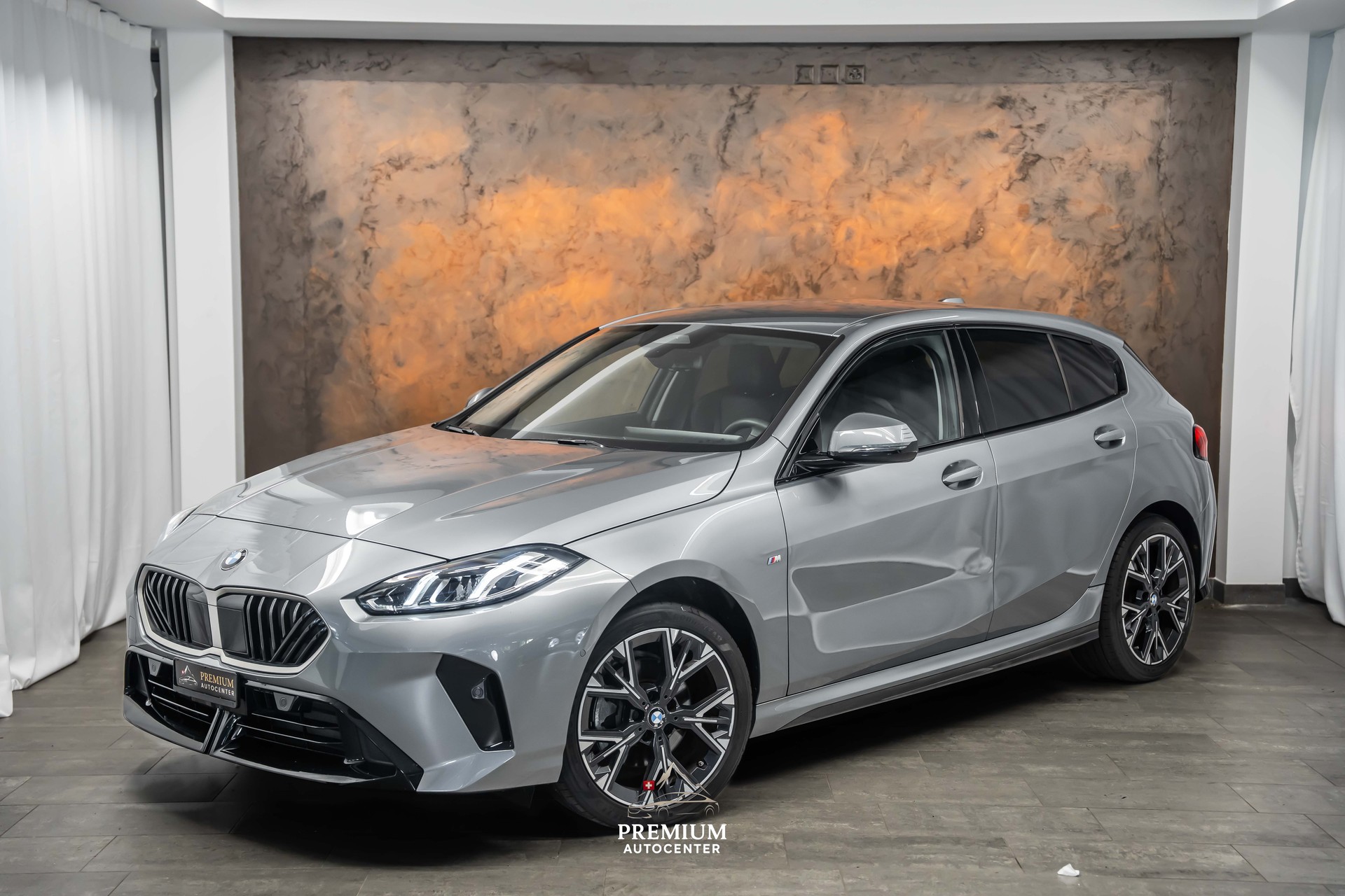 BMW 120d M Sport *Facelift*Leder*Fahrassist*M Felgen*-showroom-element-1