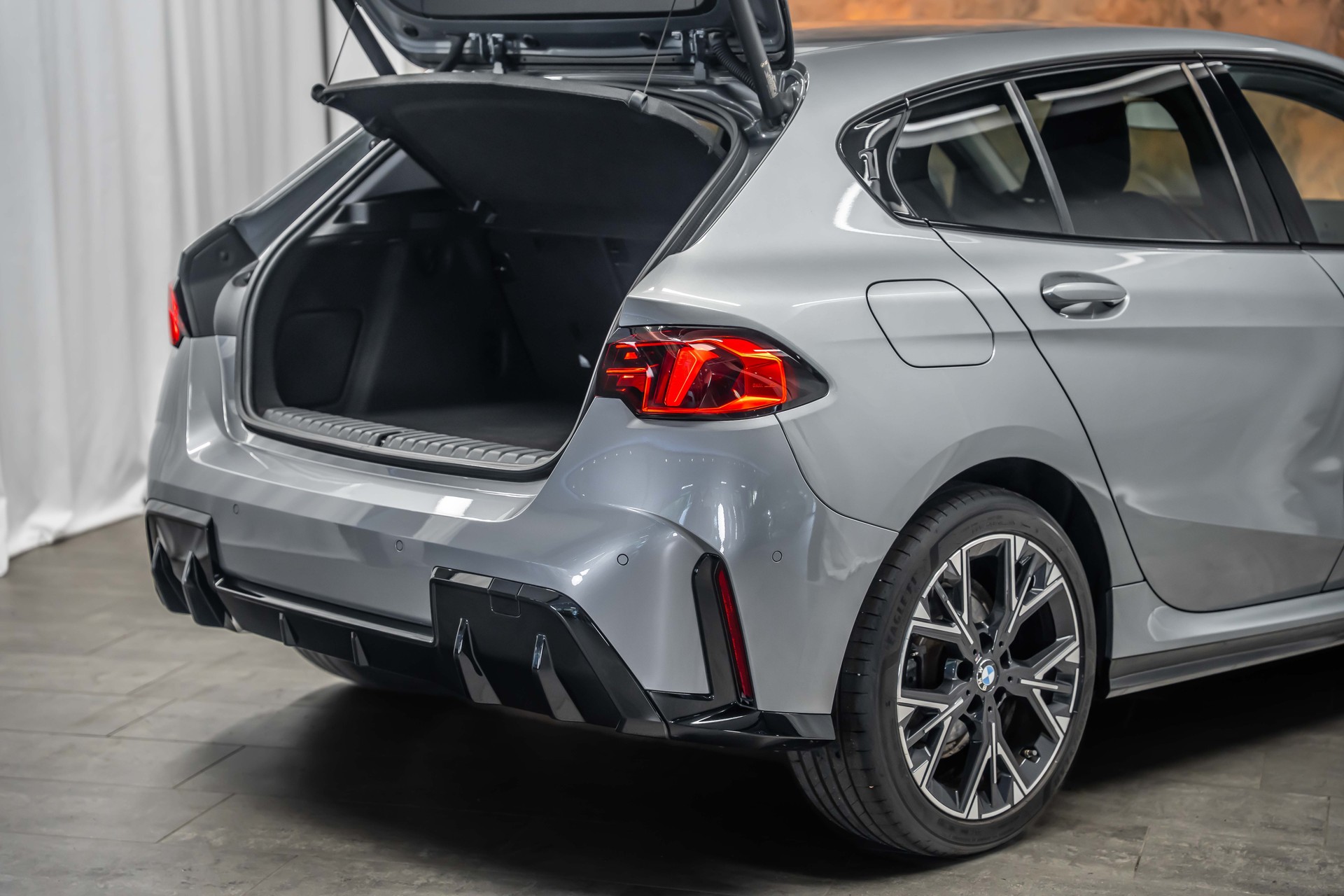 BMW 120d M Sport *Facelift*Leder*Fahrassist*M Felgen*-image-10