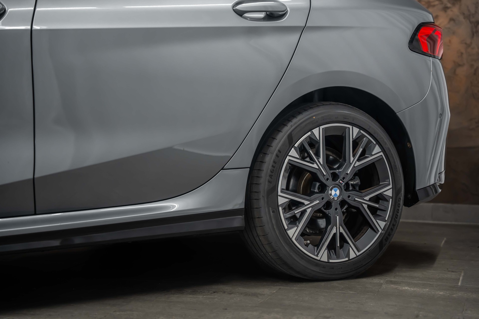 BMW 120d M Sport *Facelift*Leder*Fahrassist*M Felgen*-showroom-element-3