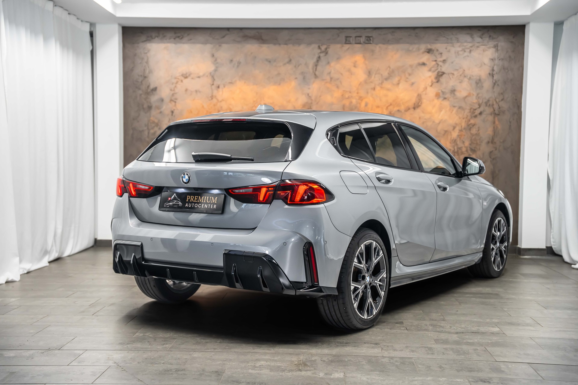 BMW 120d M Sport *Facelift*Leder*Fahrassist*M Felgen*-image-7