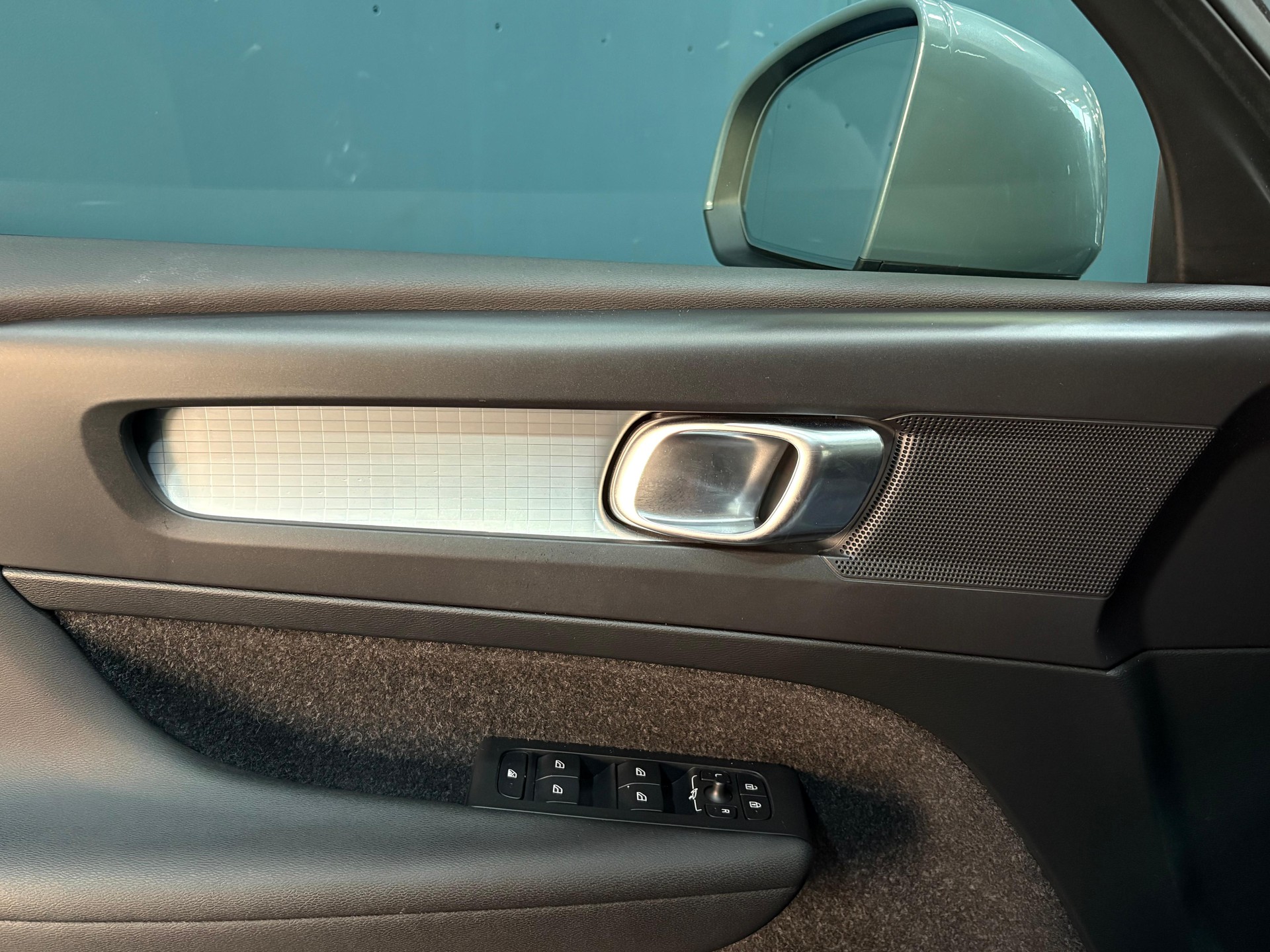 VOLVO XC40 D3 Momentum Geartronic-image-9