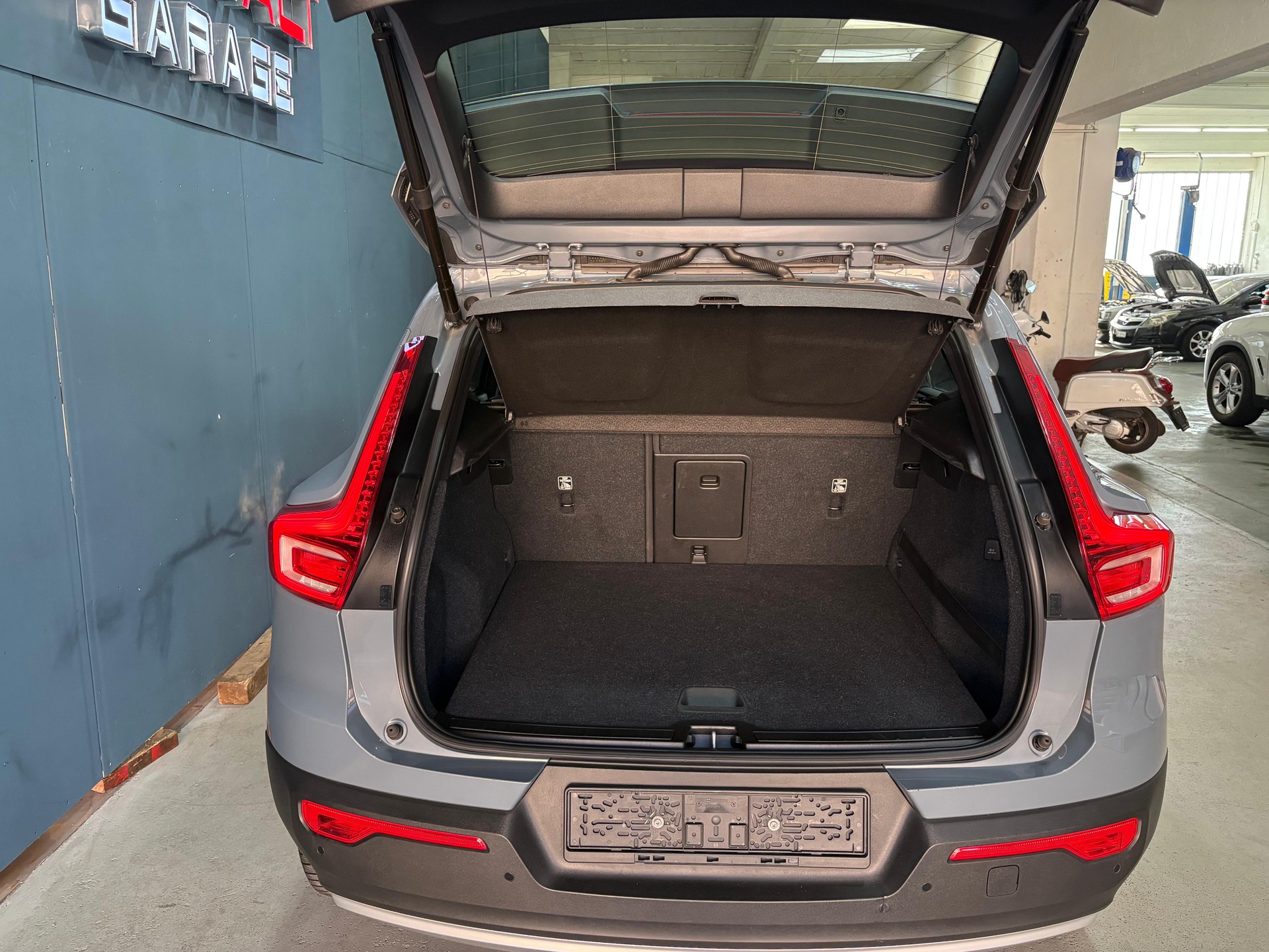 VOLVO XC40 D3 Momentum Geartronic-image-12