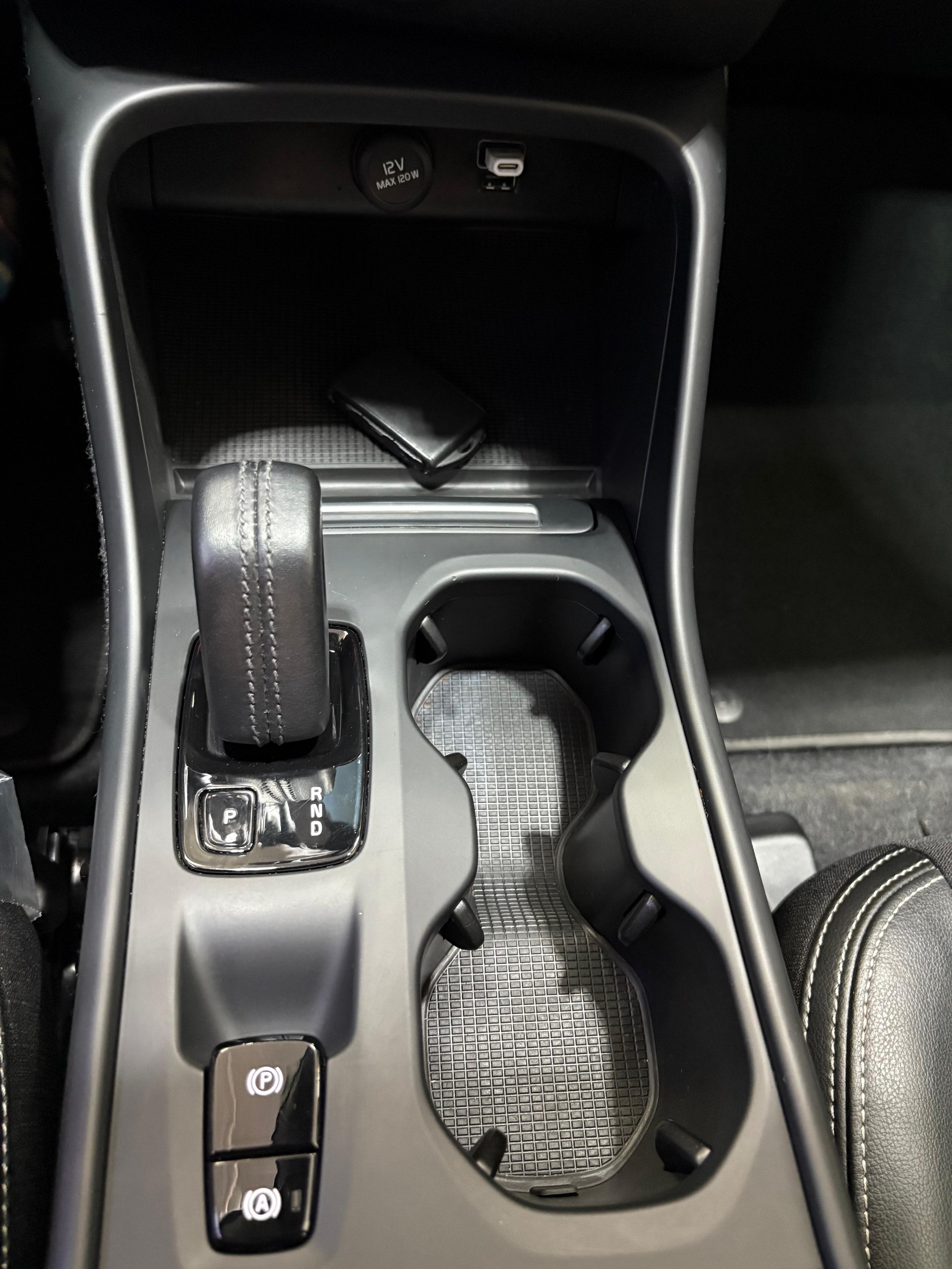 VOLVO XC40 D3 Momentum Geartronic-image-8