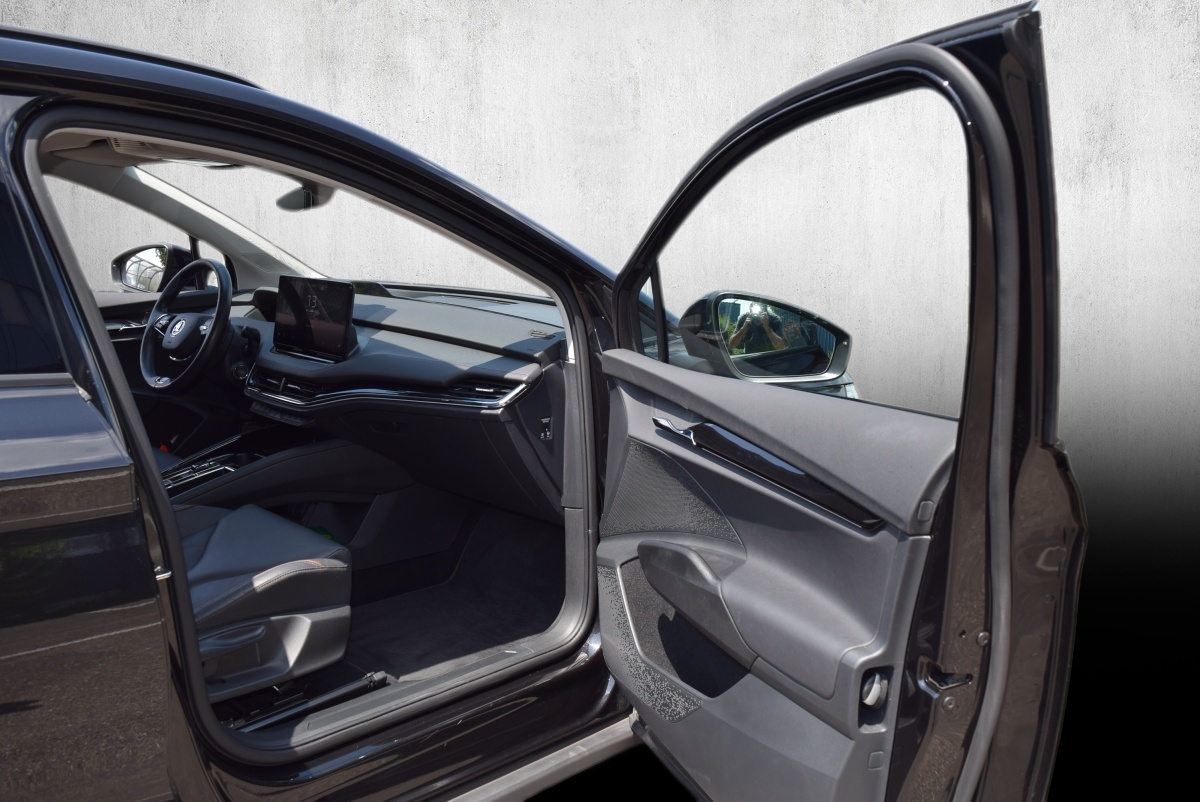 SKODA Enyaq iV 60-image-10