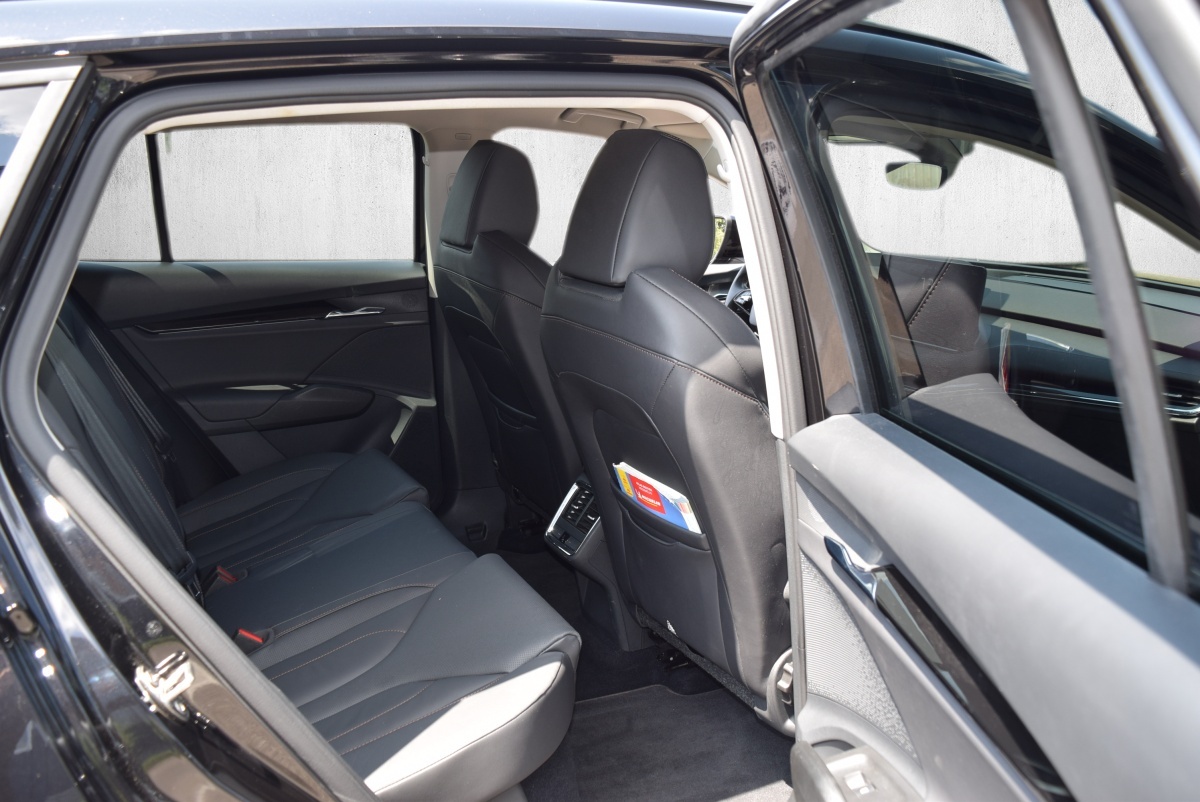 SKODA Enyaq iV 60-image-9