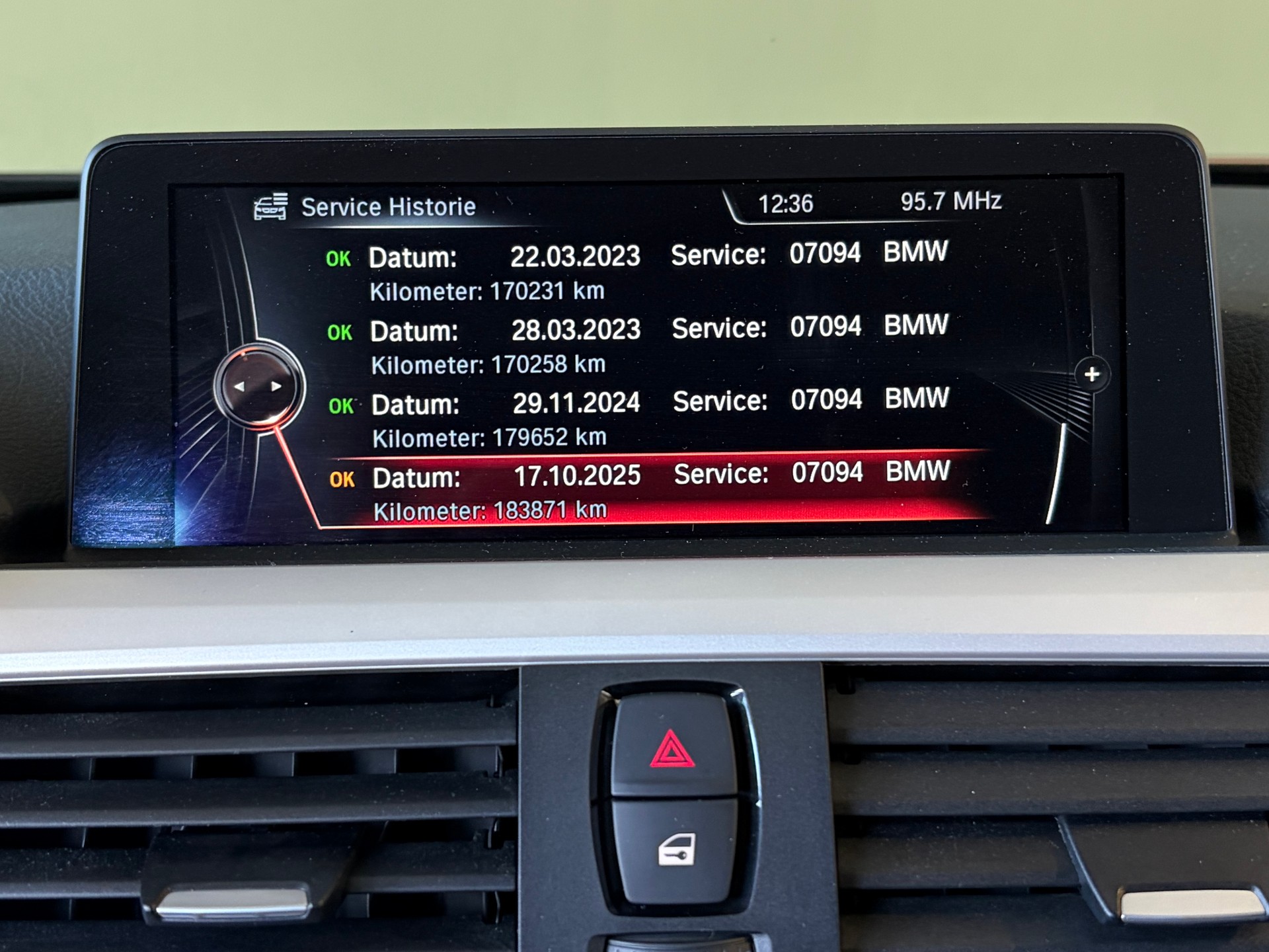BMW 320i xDrive Steptronic ***1.Hand***Letzte MFK 04.2026***CH-Fahrzeug***Topzustand***-image-24