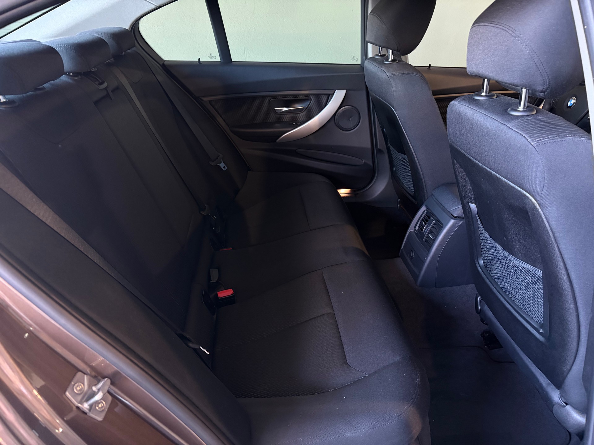 BMW 320i xDrive Steptronic ***1.Hand***Letzte MFK 04.2026***CH-Fahrzeug***Topzustand***-image-12