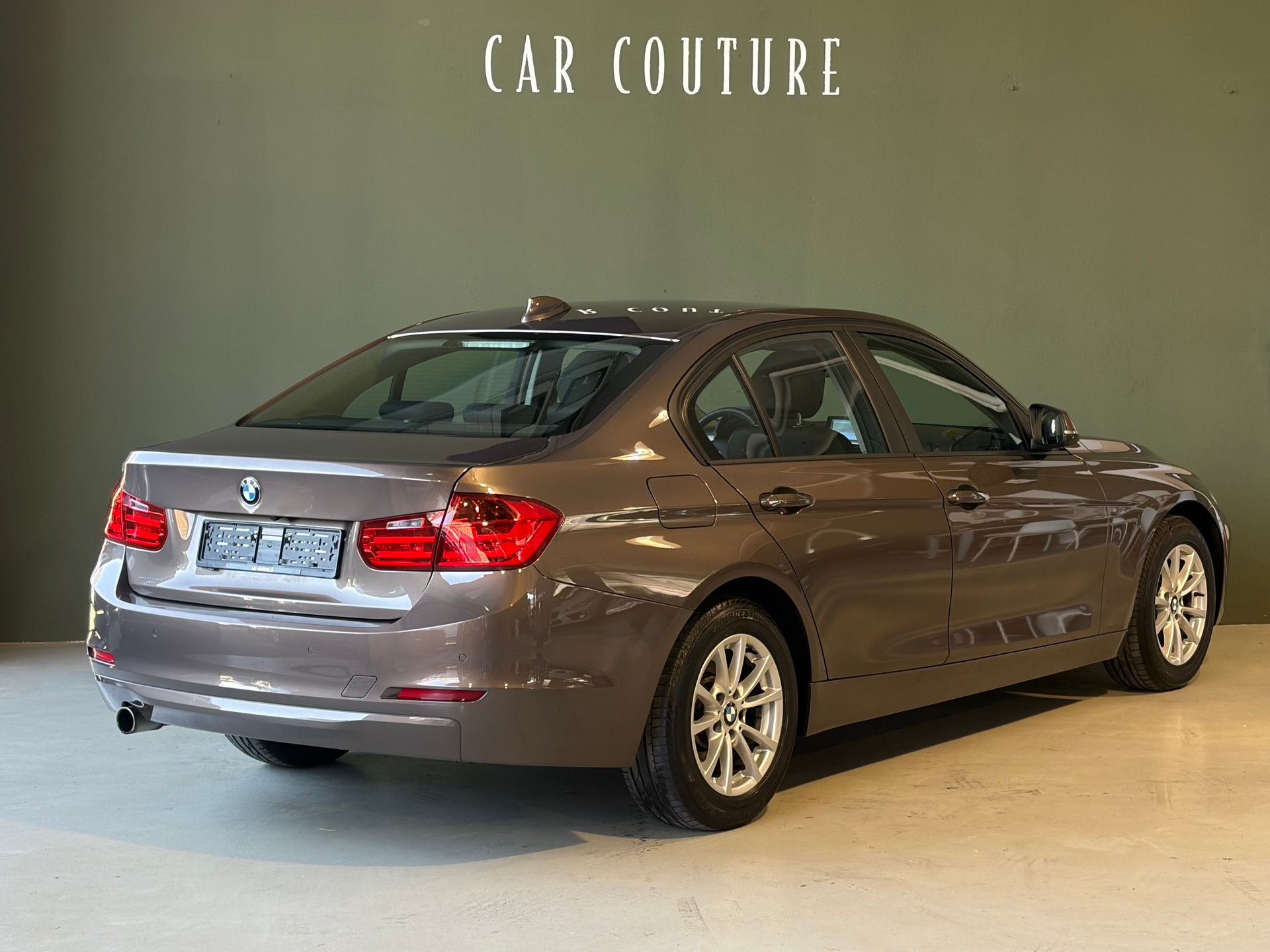BMW 320i xDrive Steptronic ***1.Hand***Letzte MFK 04.2026***CH-Fahrzeug***Topzustand***-image-5