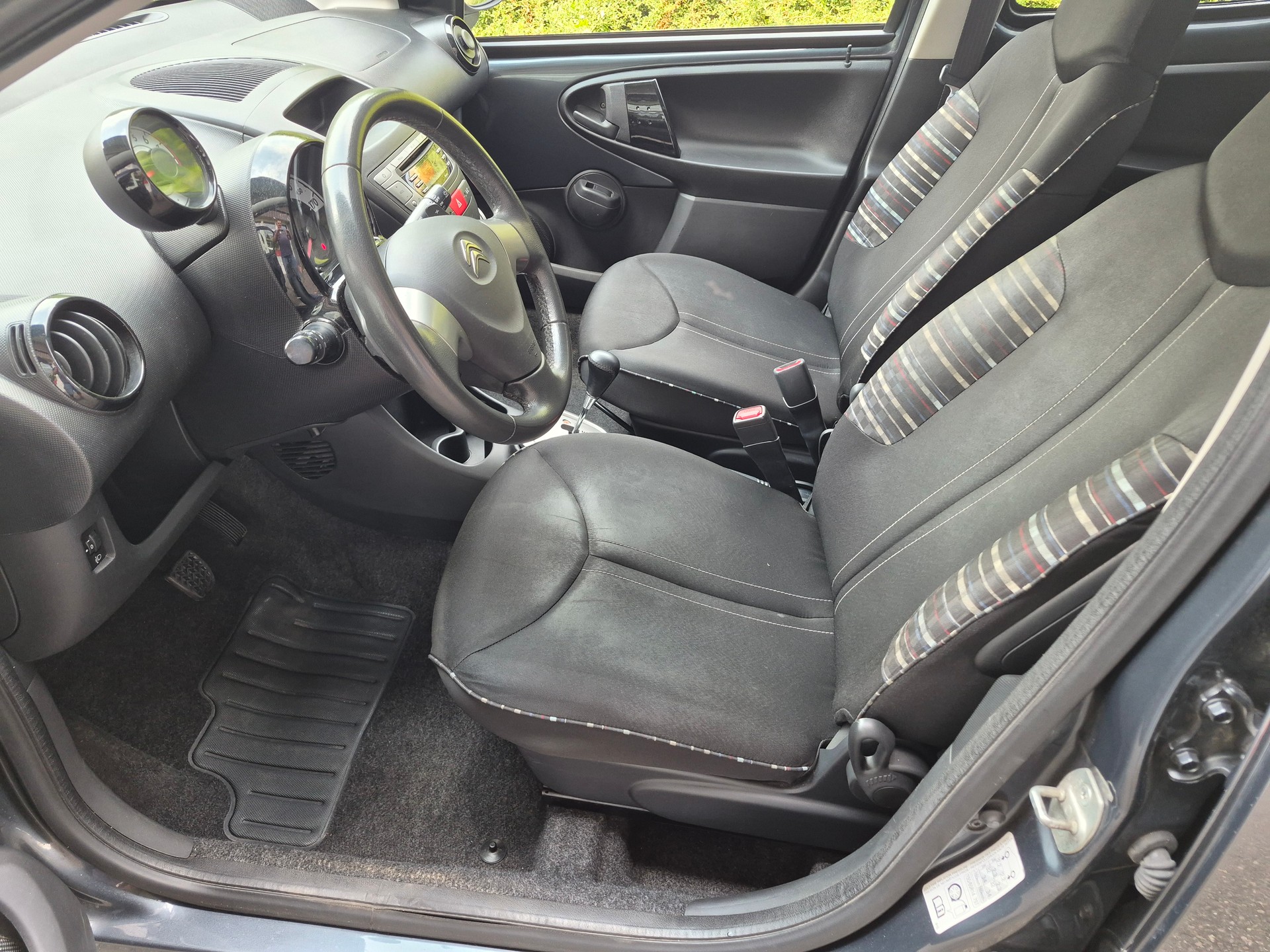 CITROEN C1 1.0i Exclusive EGS-image-5