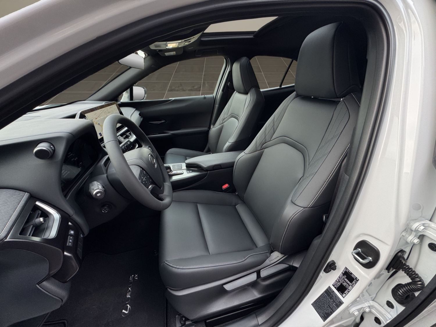 LEXUS UX 300h F-Line-image-17