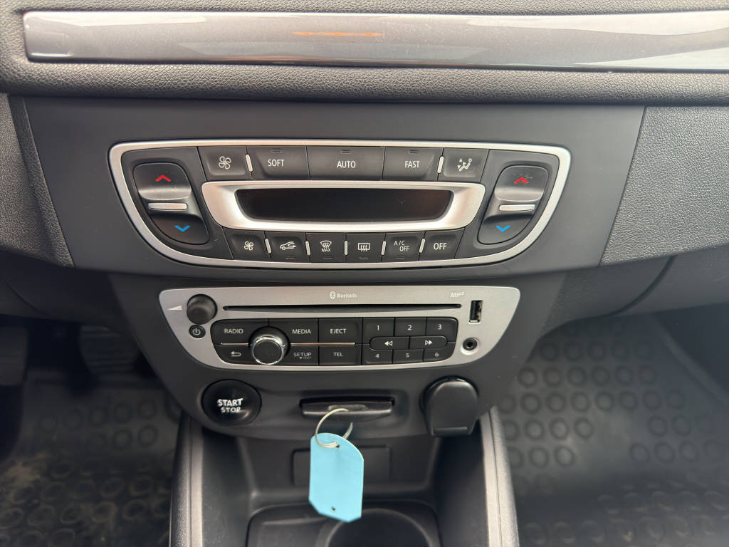 RENAULT Mégane Grandtour 1.2 TCe Zen-image-11