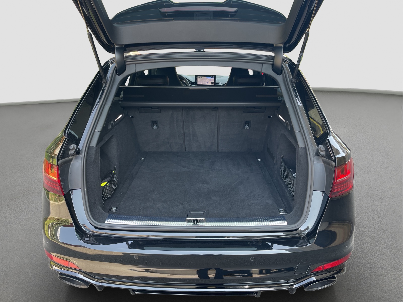 AUDI RS4 Avant quattro tiptronic-image-9