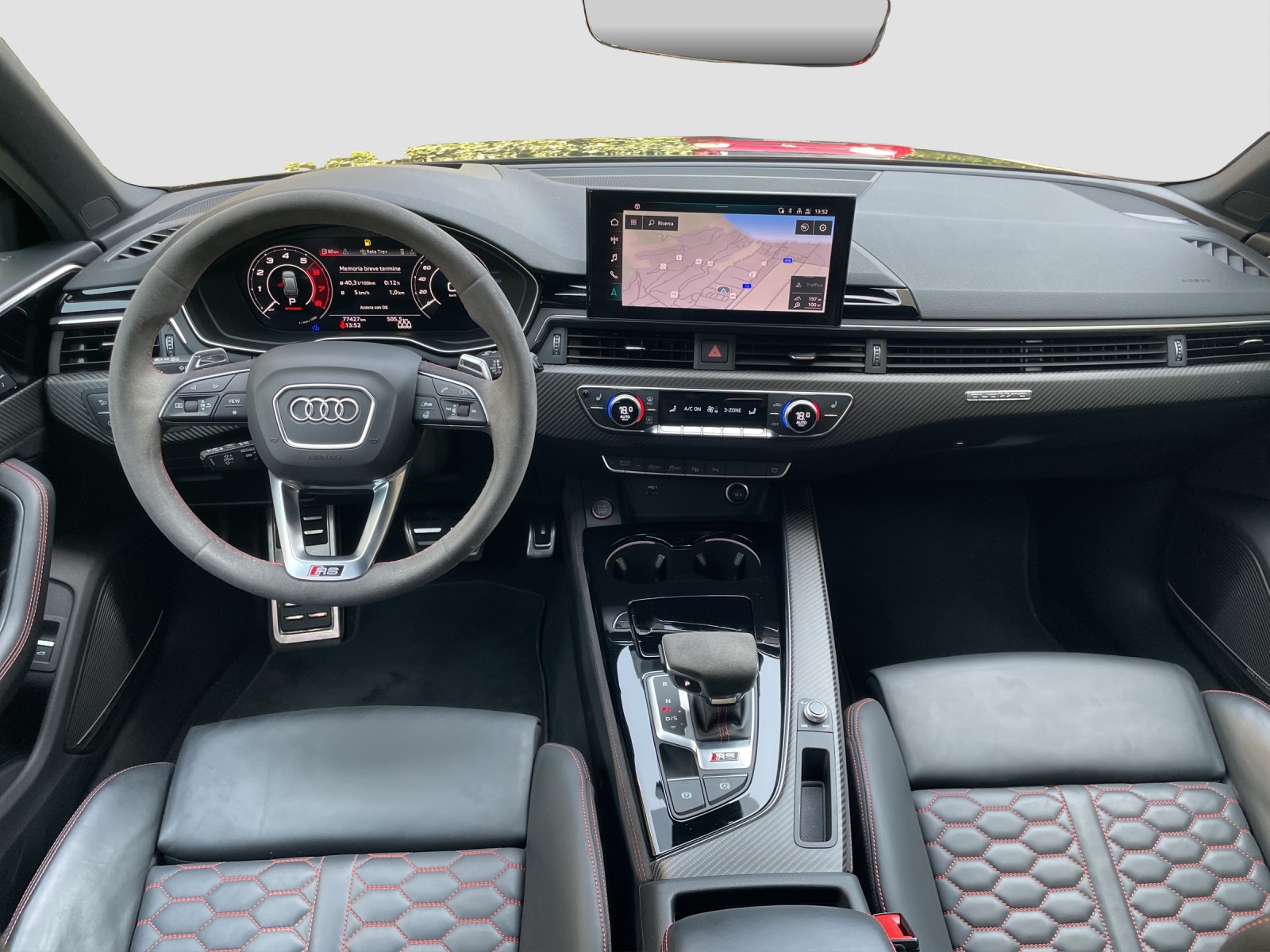 AUDI RS4 Avant quattro tiptronic-image-8