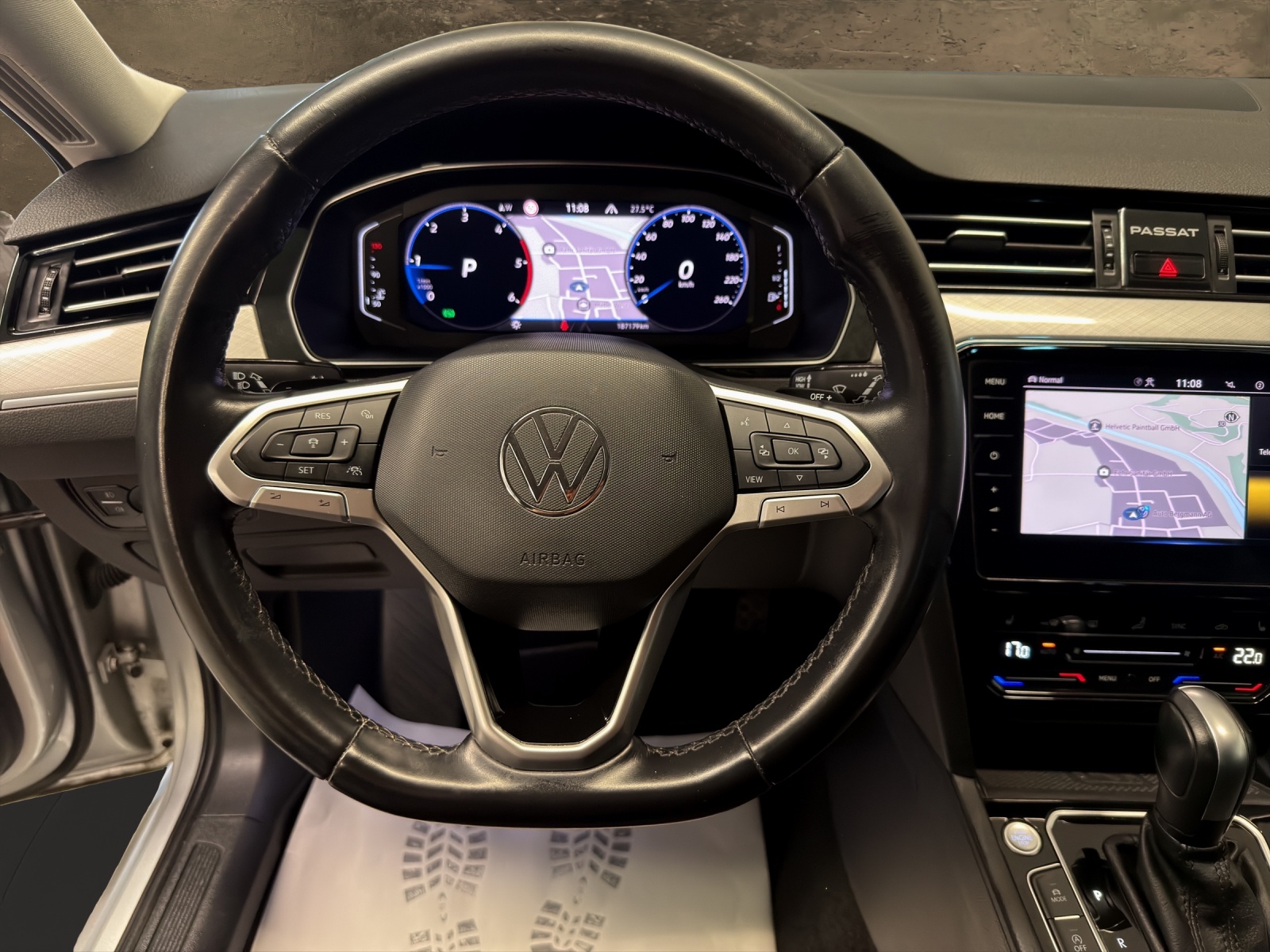 VW Passat Variant 2.0 TDI Business DSG-image-8