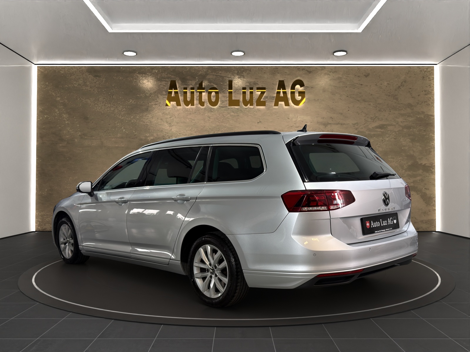 VW Passat Variant 2.0 TDI Business DSG-image-4