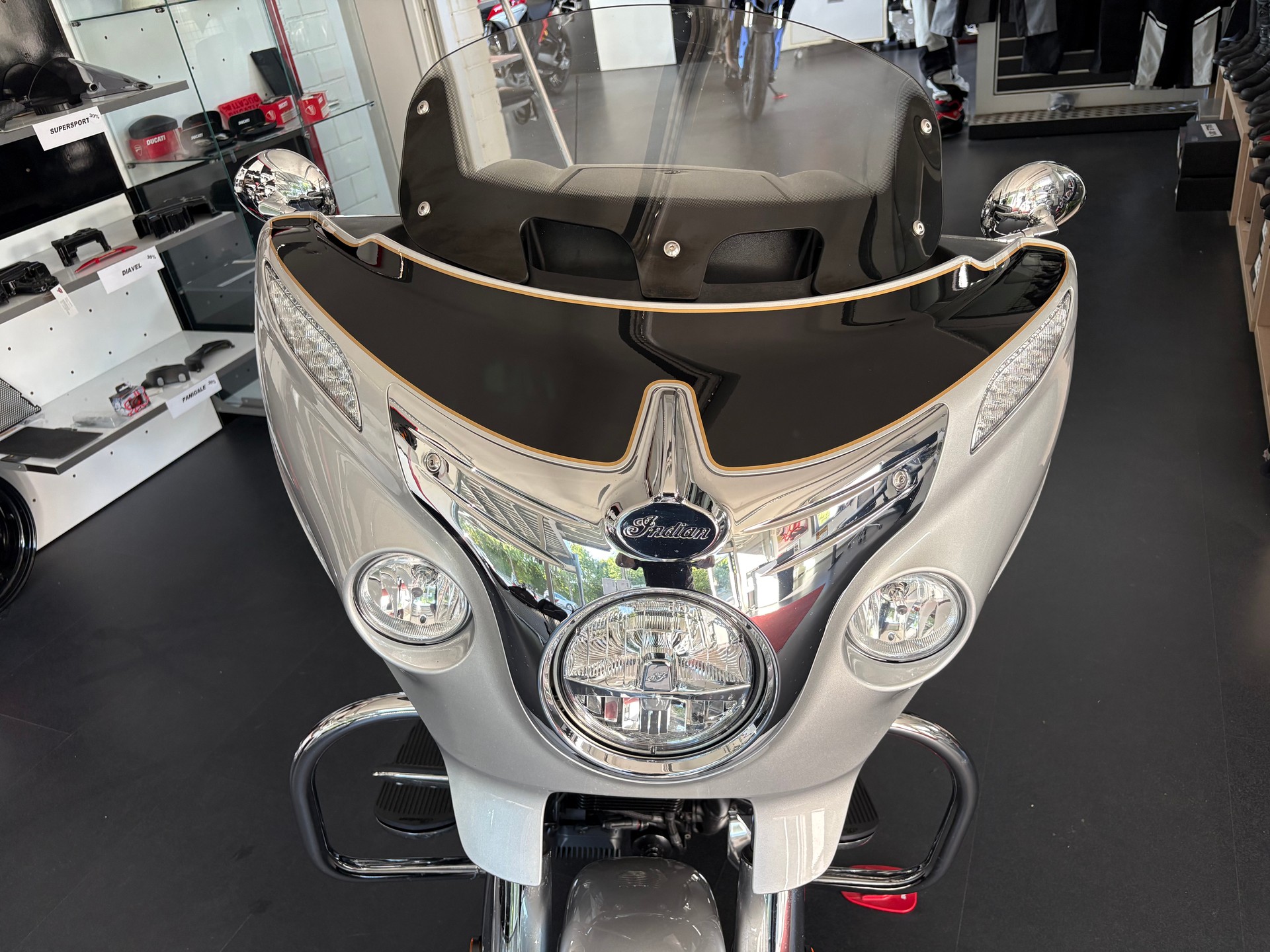 INDIAN Chieftain-image-10