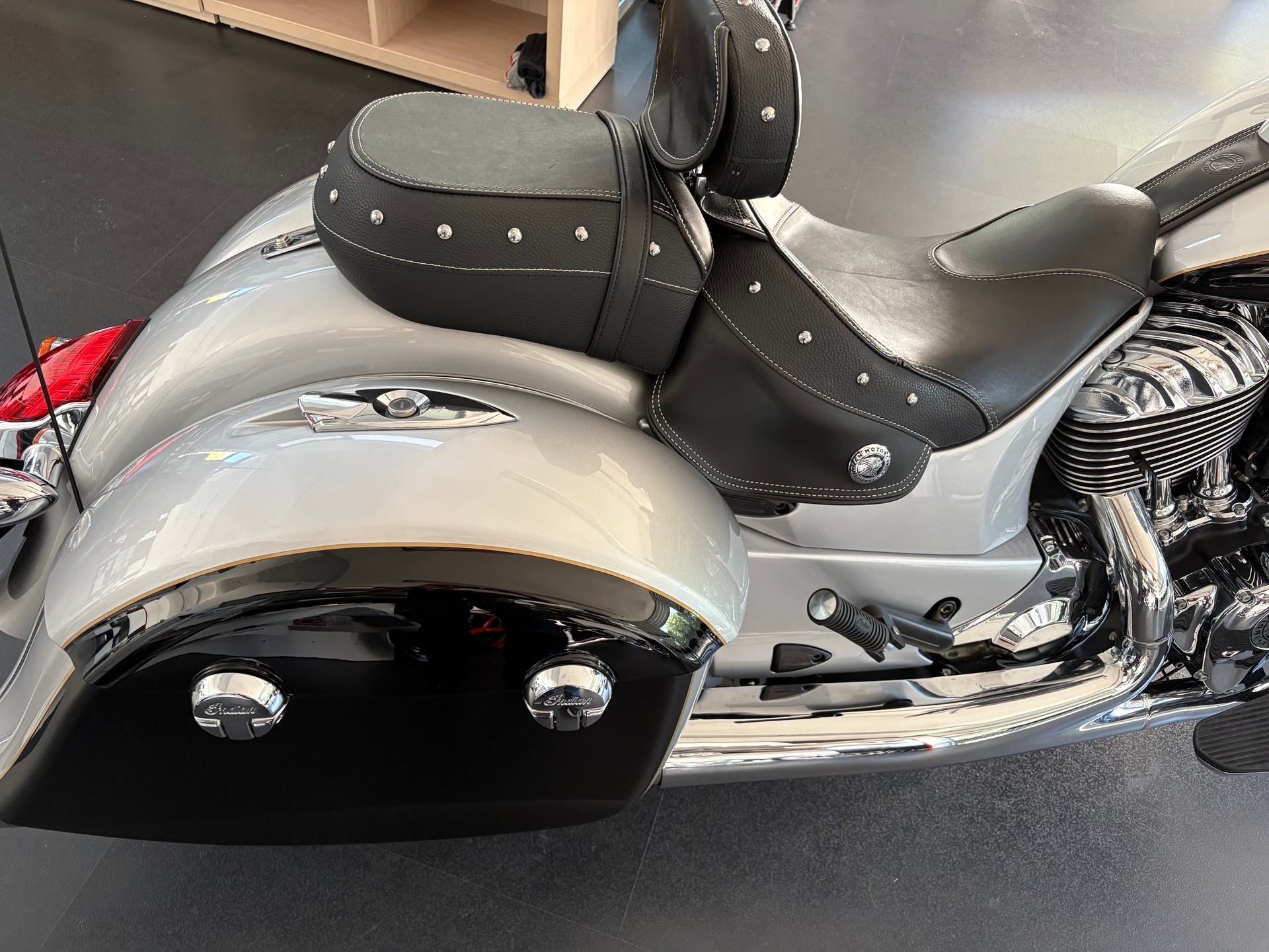 INDIAN Chieftain-image-3