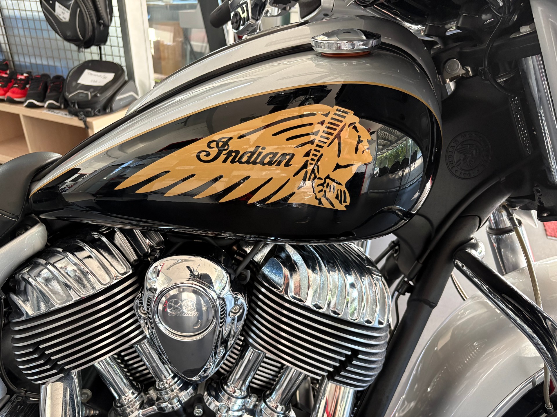 INDIAN Chieftain-image-2