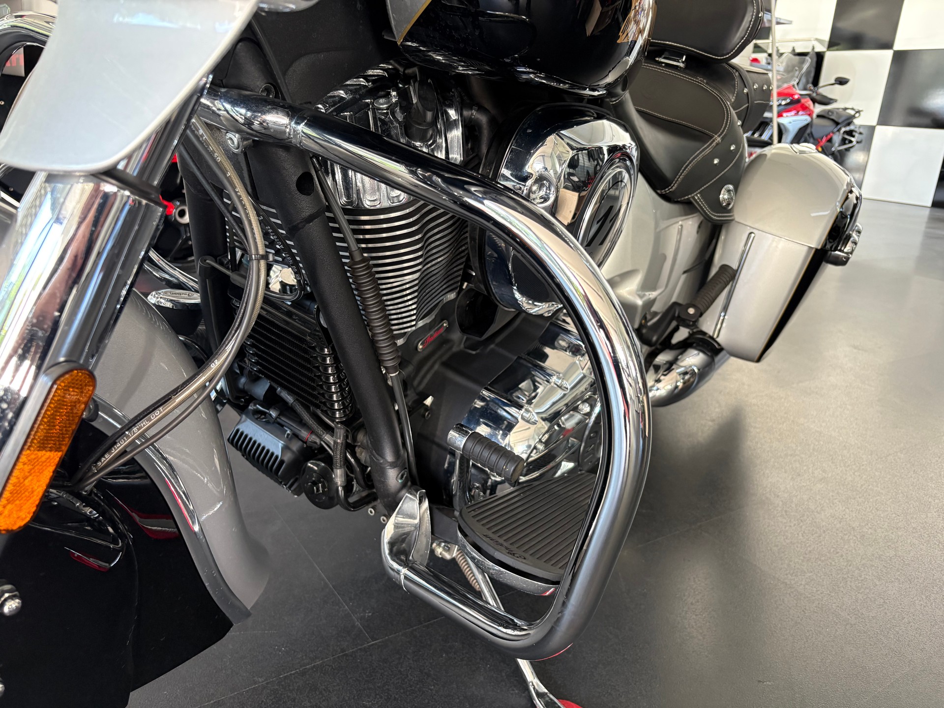 INDIAN Chieftain-image-12