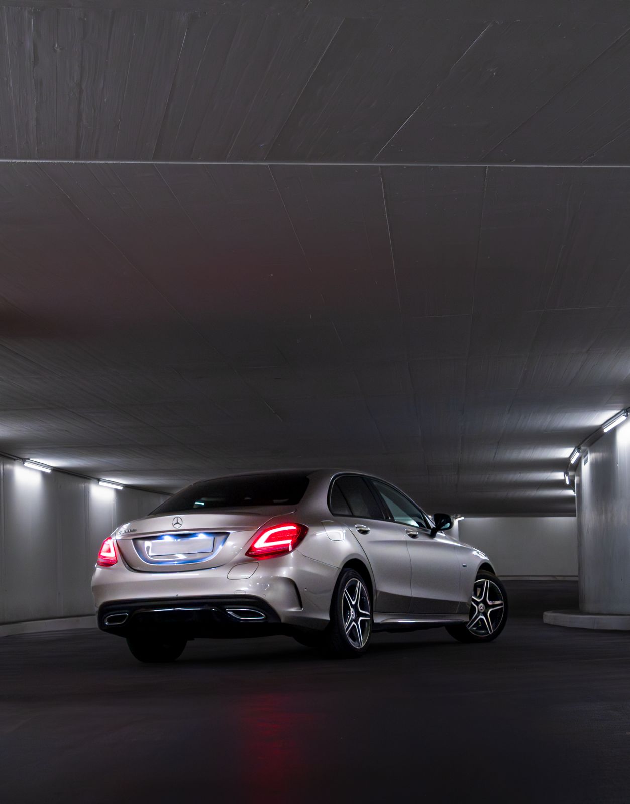 MERCEDES-BENZ C 300 de AMG Line-image-1