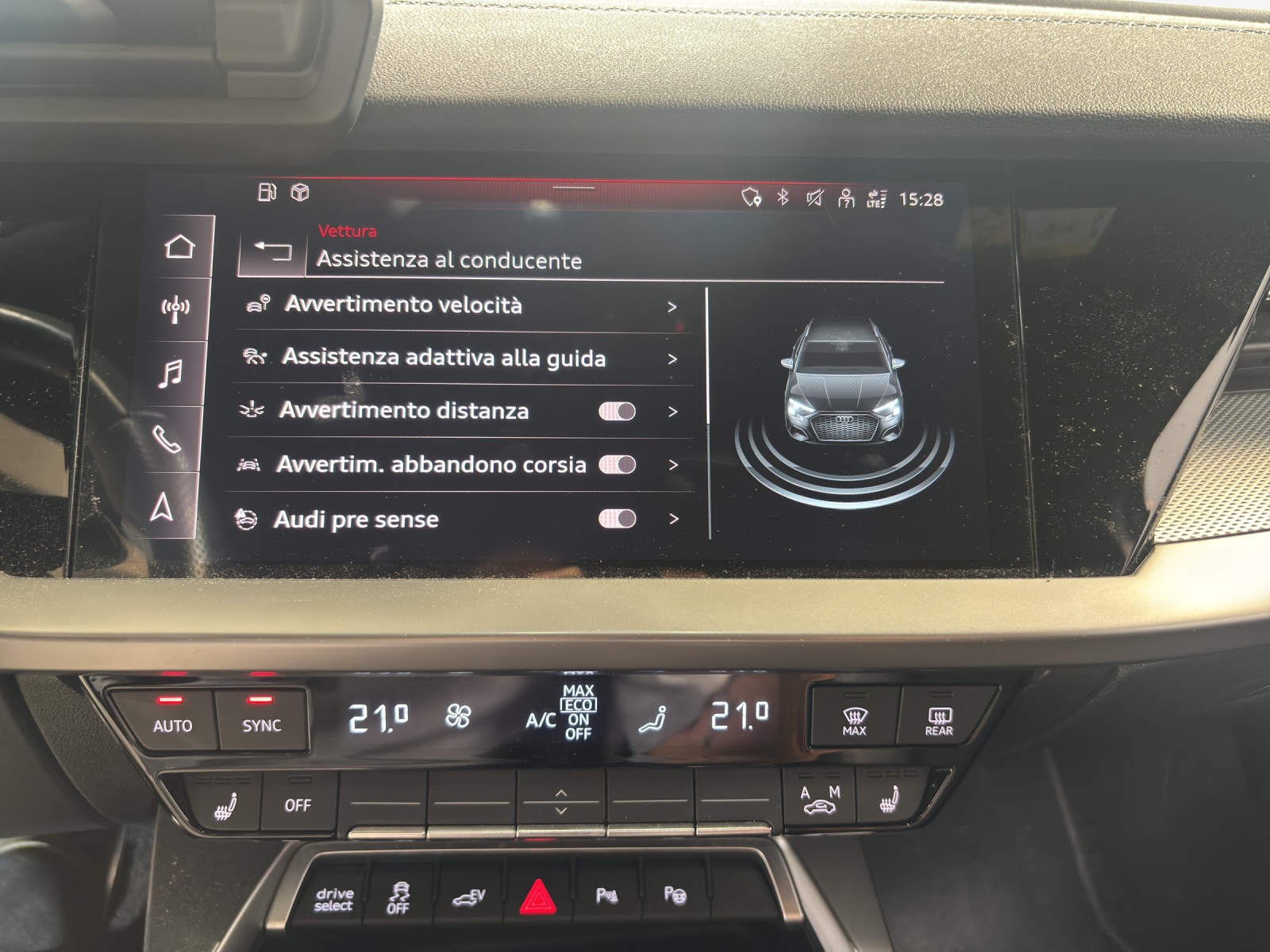 AUDI A3 Sportback 40 TFSI e S line Attraction S-tronic-image-16