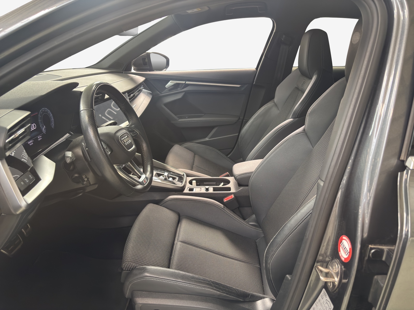 AUDI A3 Sportback 40 TFSI e S line Attraction S-tronic-image-8