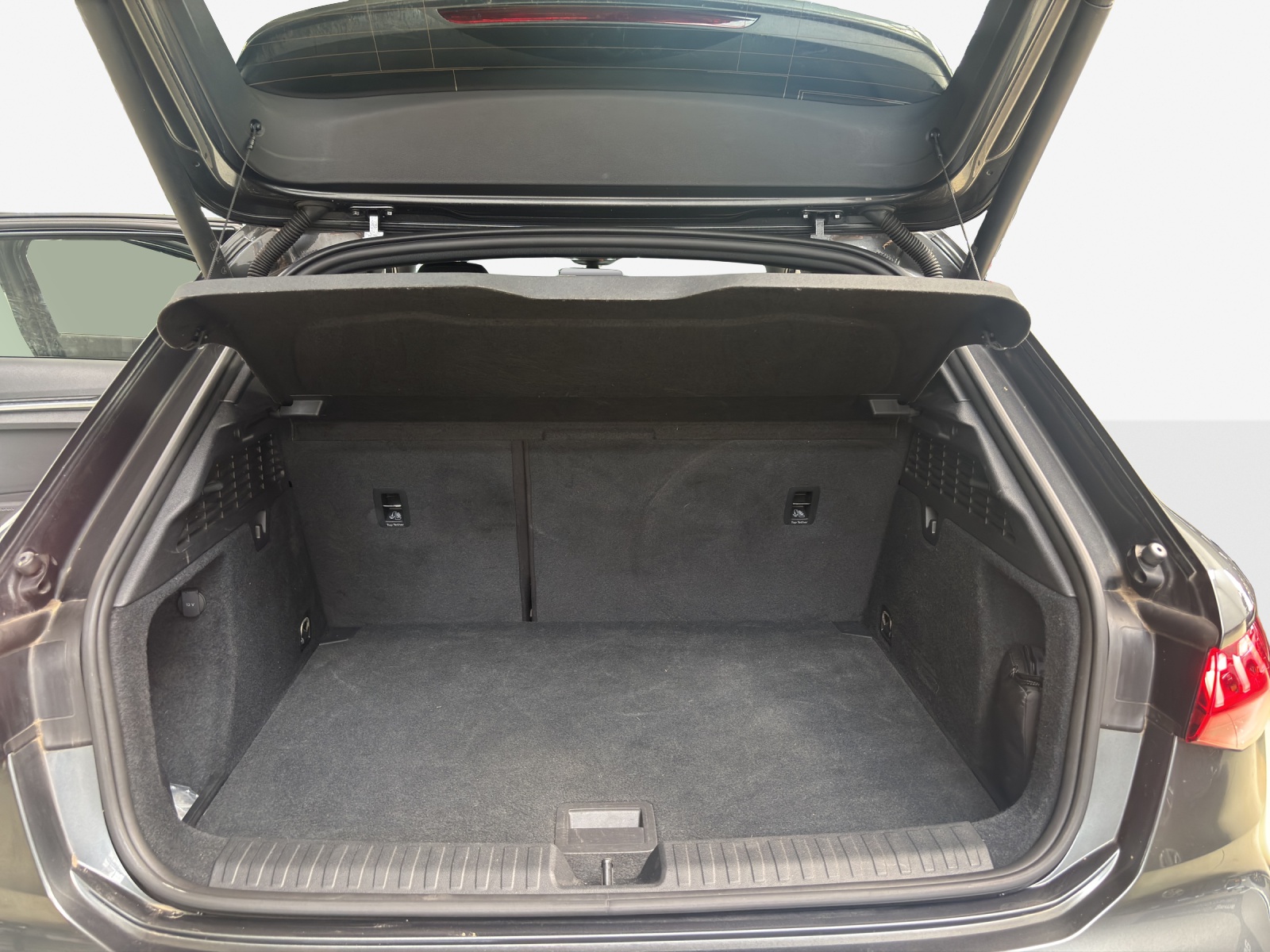 AUDI A3 Sportback 40 TFSI e S line Attraction S-tronic-image-13