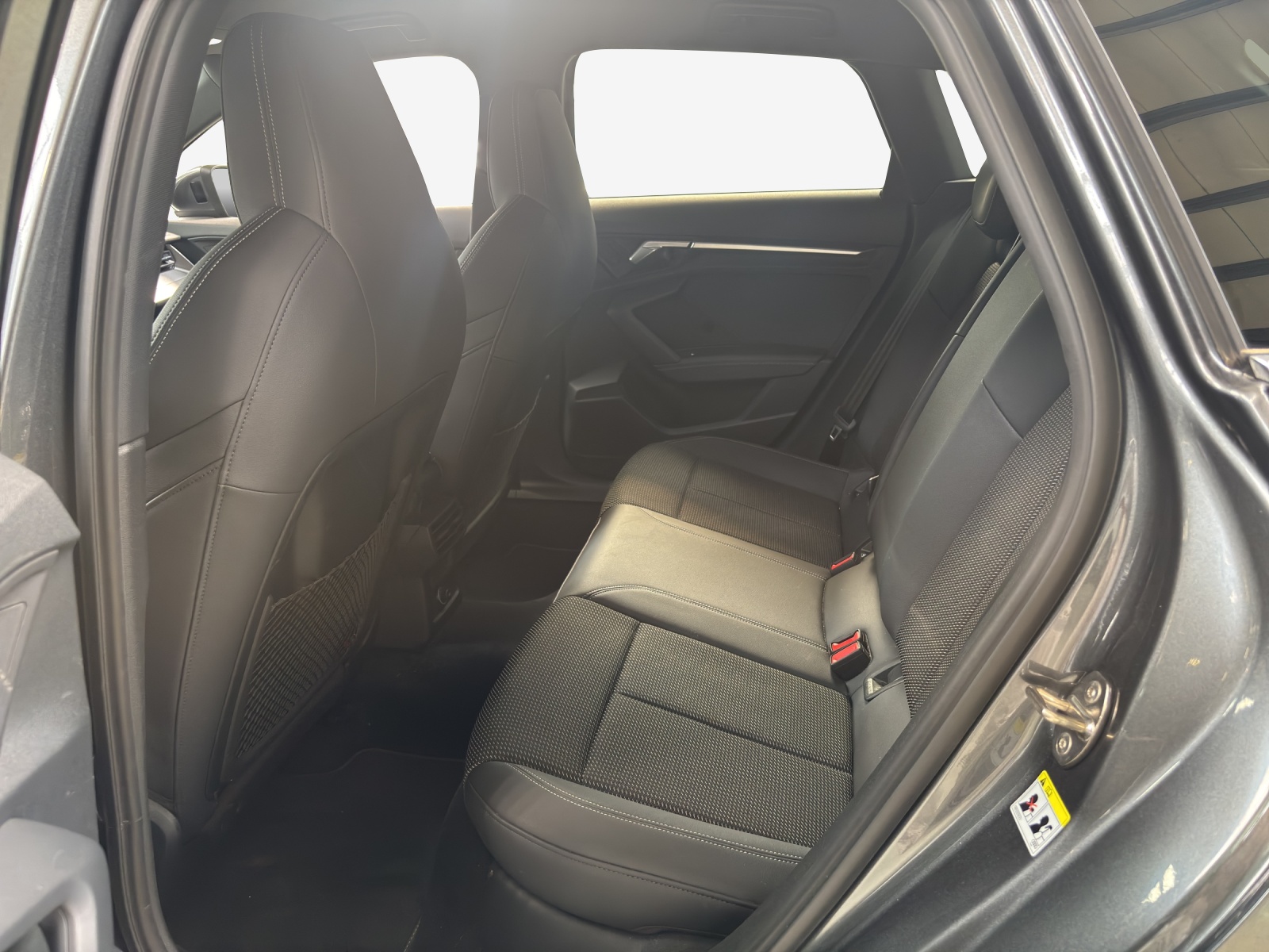 AUDI A3 Sportback 40 TFSI e S line Attraction S-tronic-image-12