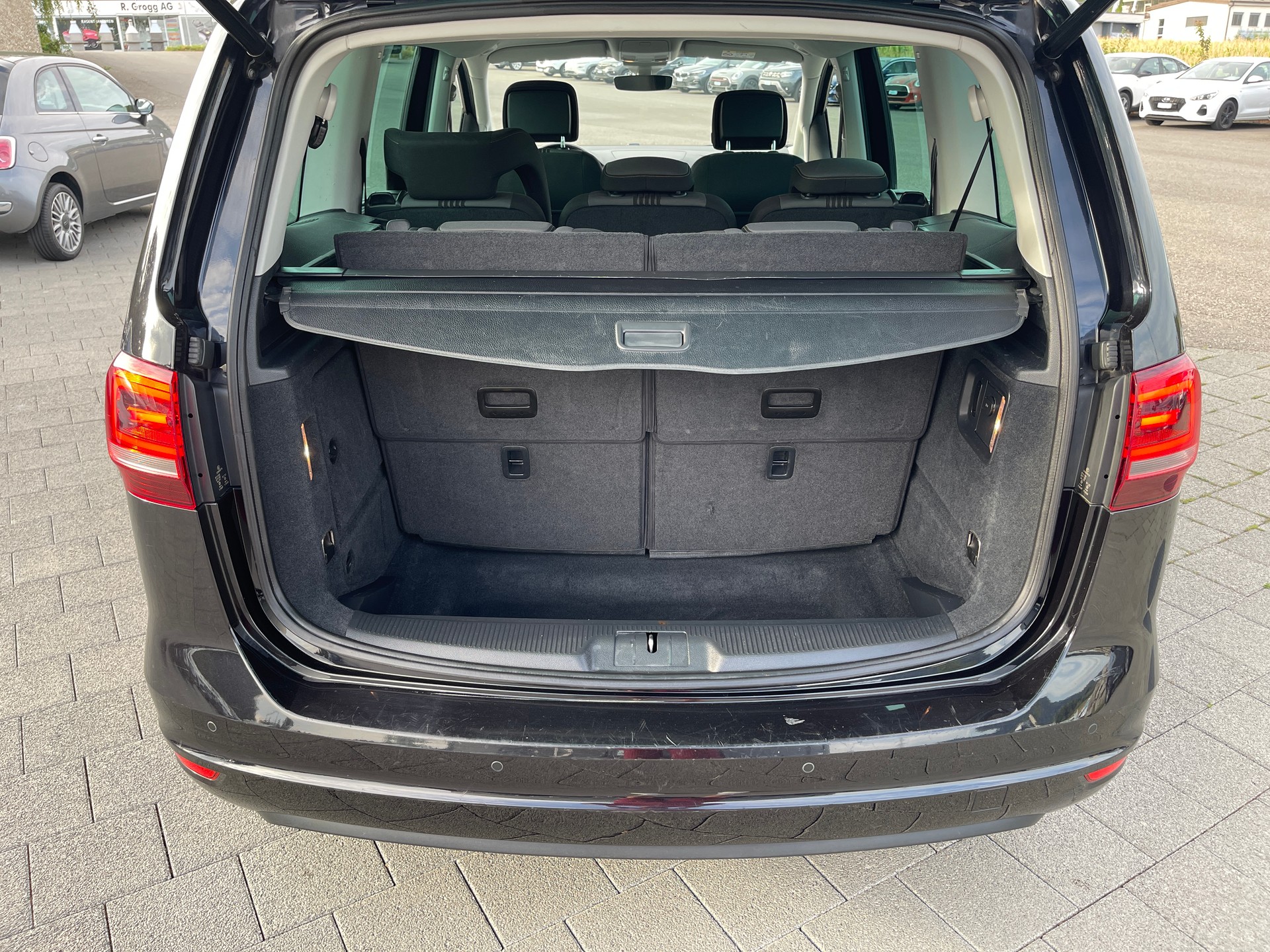 VW Sharan 2.0 TDI BMT Allstar 4Motion DSG-image-14