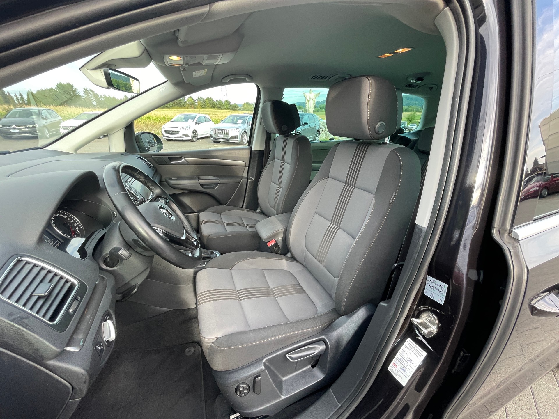 VW Sharan 2.0 TDI BMT Allstar 4Motion DSG-image-11