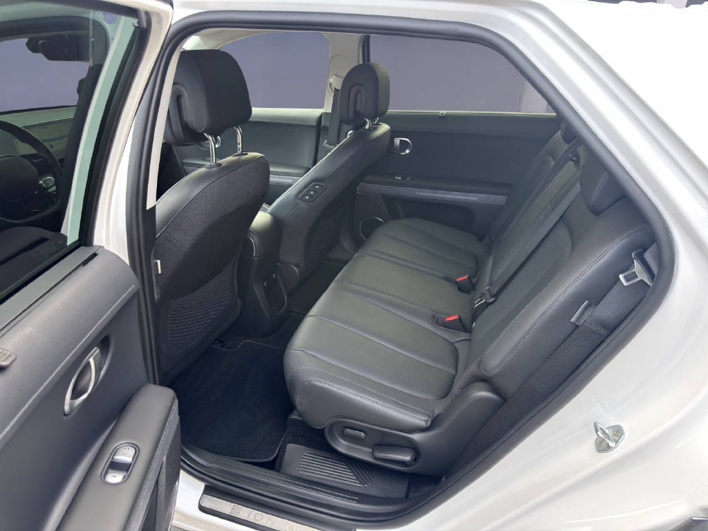 HYUNDAI IONIQ 5 First Edition 73 KWH 4WD-image-10