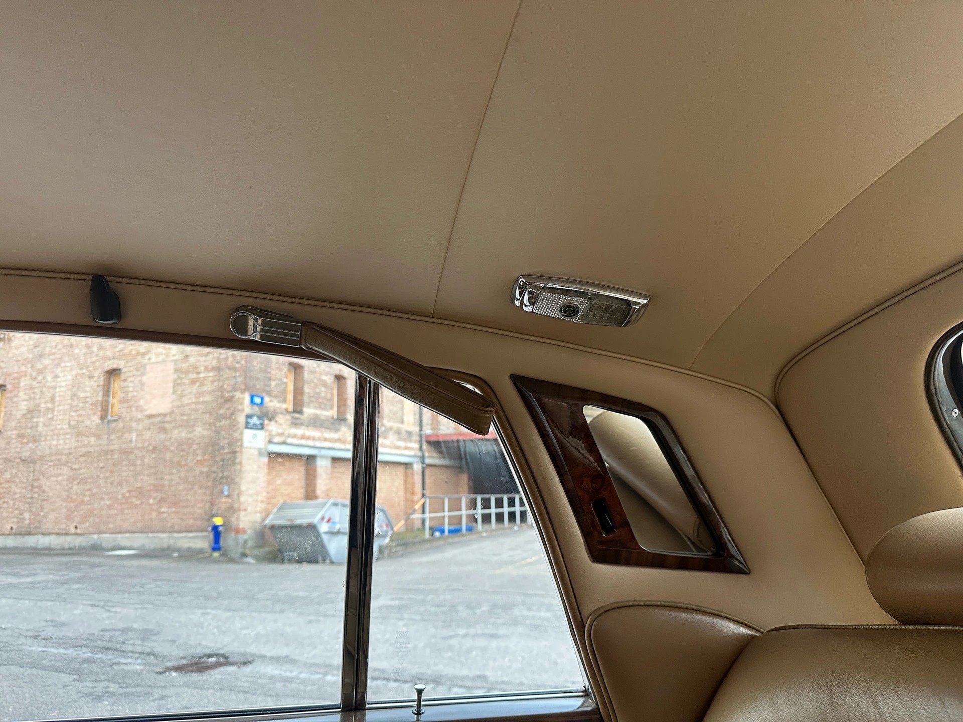 ROLLS-ROYCE Silver Wraith-image-19