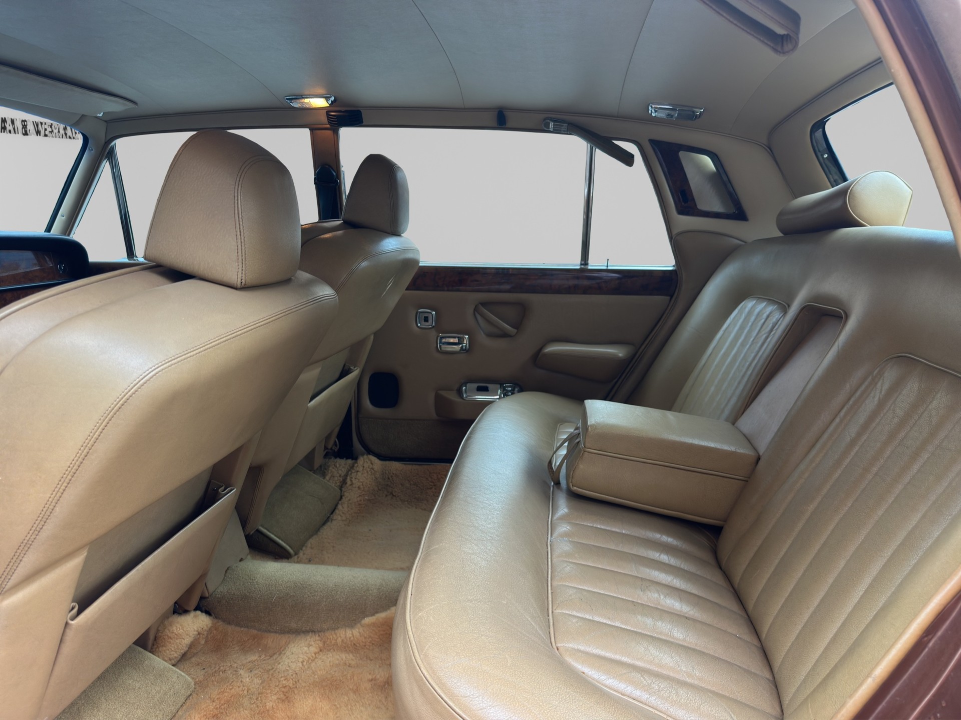 ROLLS-ROYCE Silver Wraith-image-18